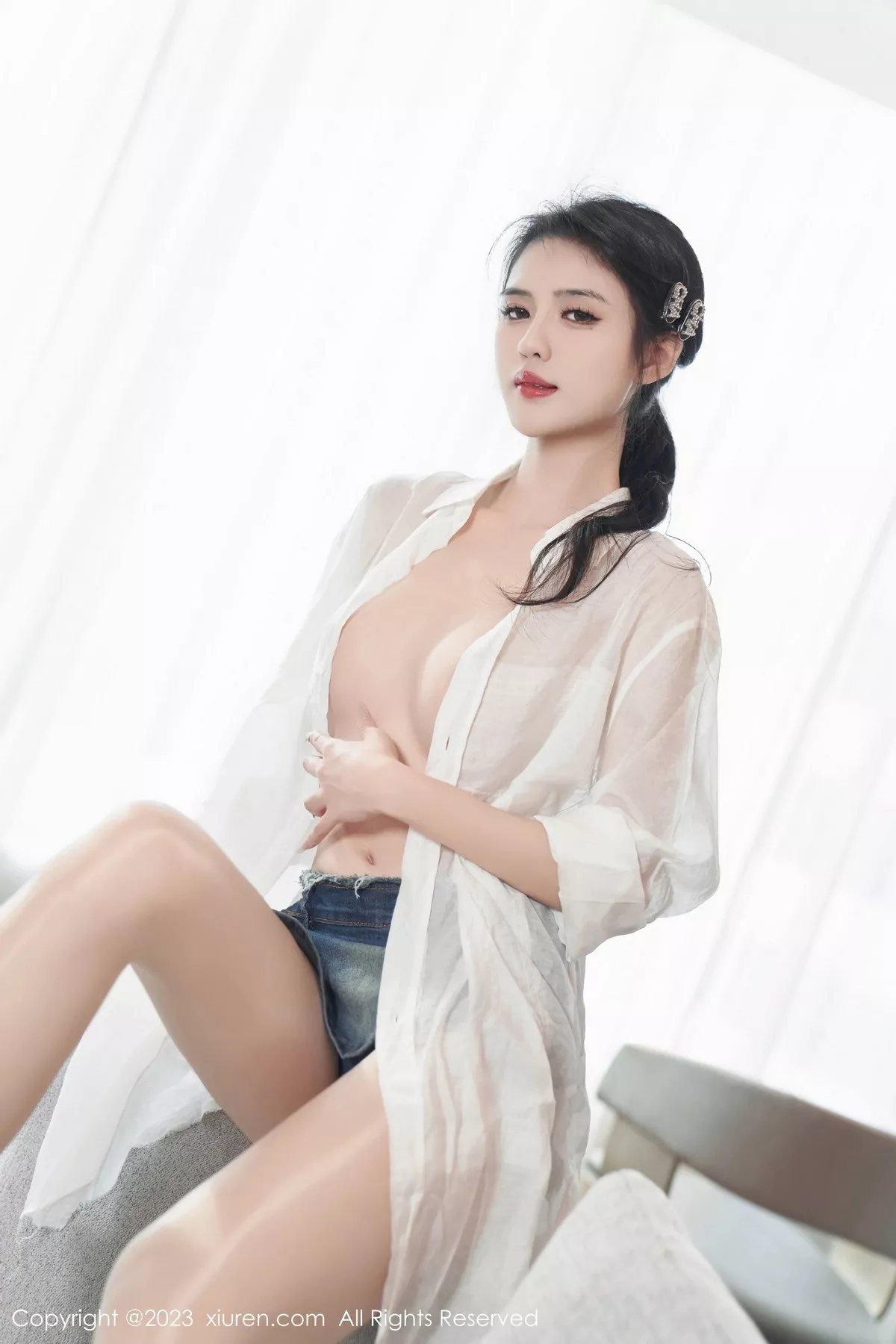 秀人集.com_[XiuRen秀人网]No.7667_模特浅浅Danny性感白T配牛仔短裙露闪亮肉丝秀美腿诱惑写真89P