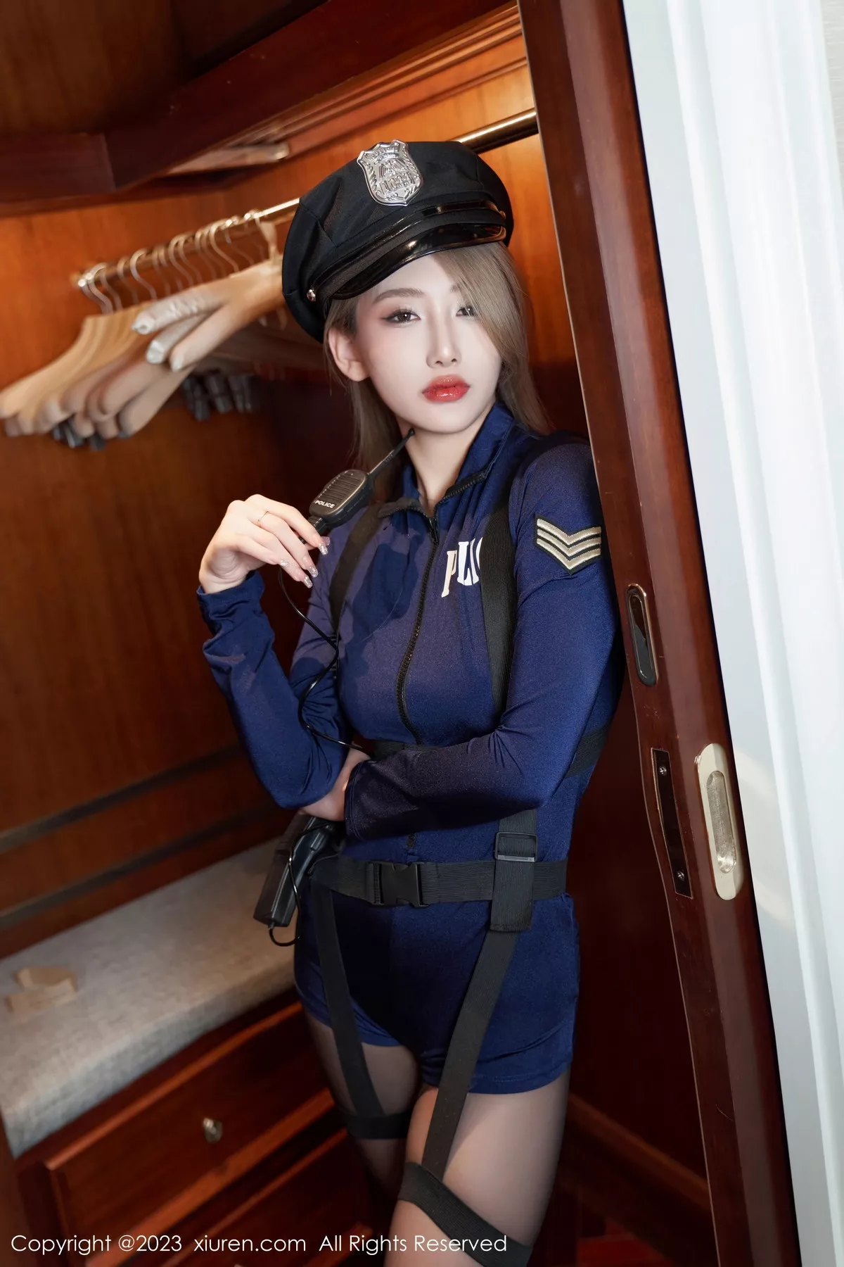 秀人集.com_[XiuRen秀人网]No.7671_模特沈青黛性感深蓝情趣警官制服配超薄无内黑丝惹火诱惑写真80P