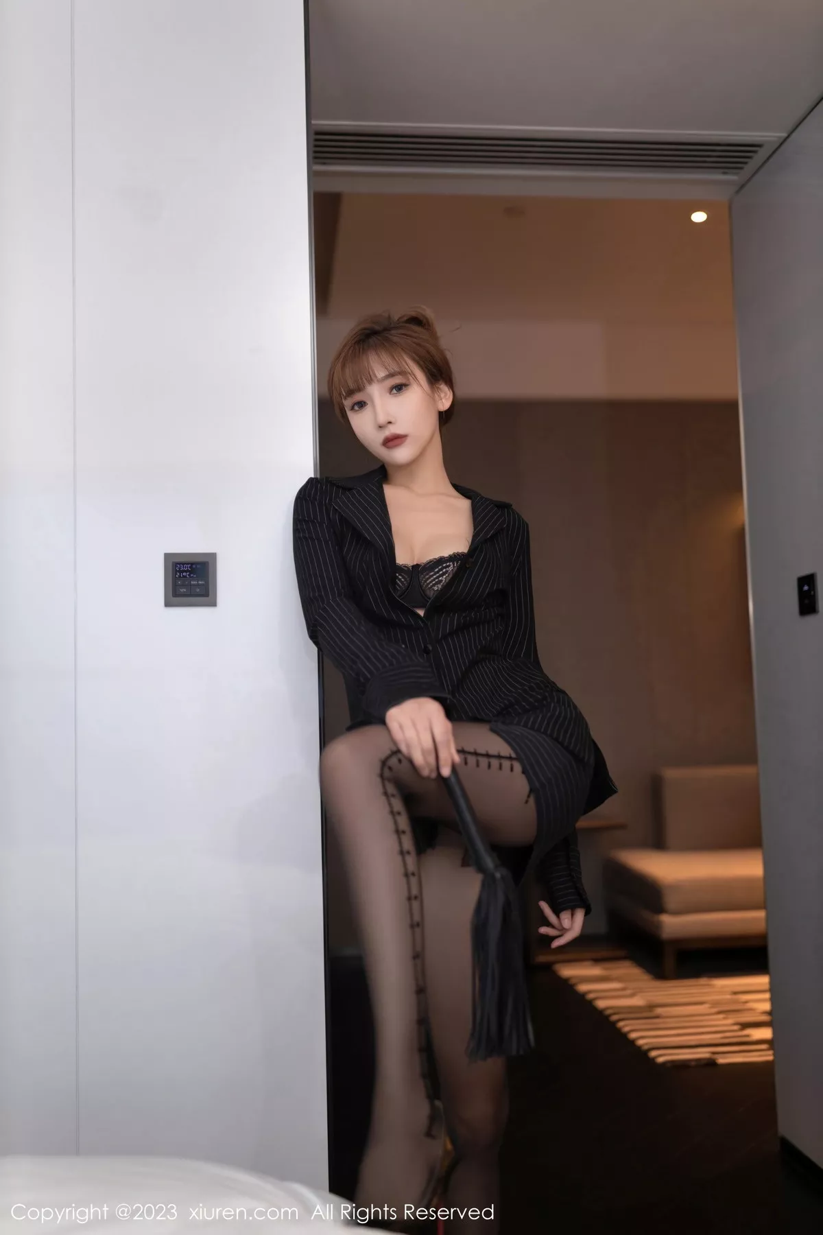 秀人集.com_[XiuRen秀人网]No.7675_模特陆萱萱性感黑色短裙套装露黑色蕾丝内衣秀柔美身姿诱惑写真75P