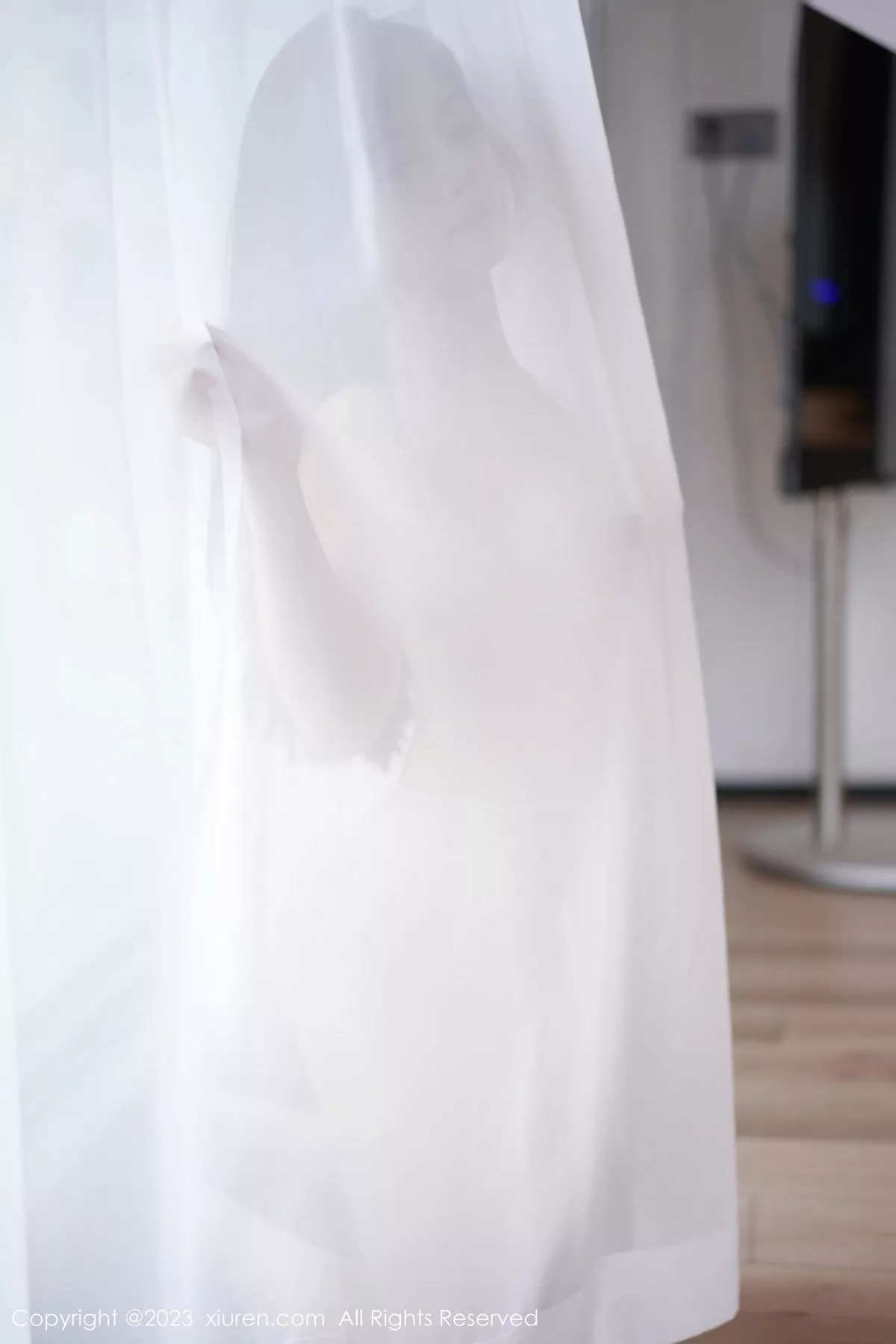 秀人集.com_[XiuRen秀人网]No.7572_模特谭小灵性感杏色连衣短裙配超薄无内肉丝秀惹火身材诱惑写真81P