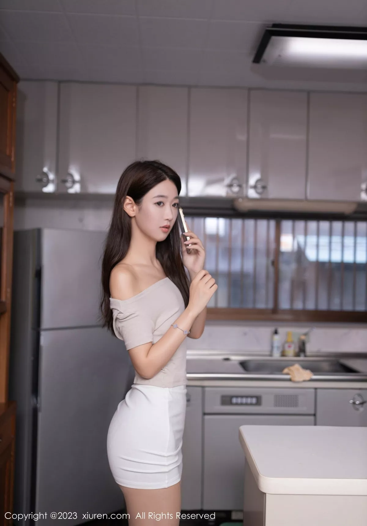 秀人集.com_[XiuRen秀人网]No.7689_模特唐安琪性感浅灰上衣配灰短裙露原色丝袜秀曼妙身姿诱惑写真77P