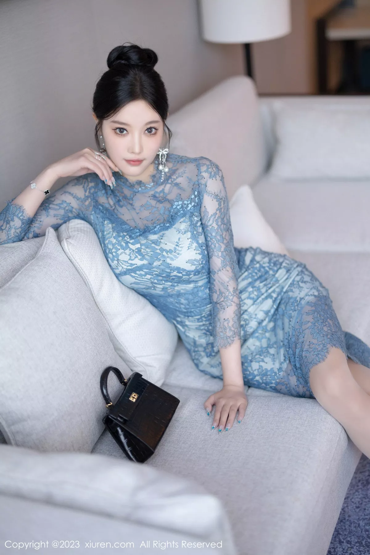 秀人集.com_[XiuRen秀人网]No.7732_女神杨晨晨蓝灰色薄纱旗袍+性感淡蓝情趣服秀惹火身材诱惑写真82P