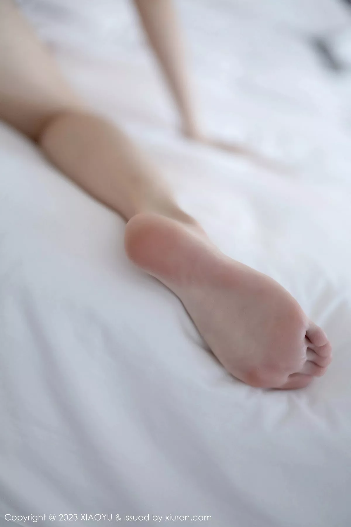 秀人集.com_[XiaoYu画语界]Vol.1154_模特章芃芃性感白色连衣短裙露链式情趣内衣秀火辣身材诱惑写真92P