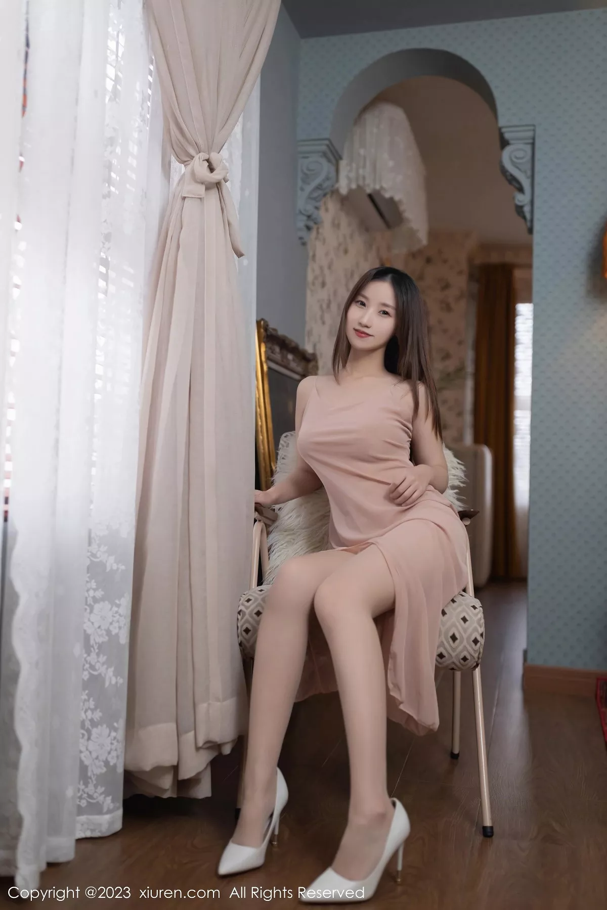 秀人集.com_[XiuRen秀人网]No.7738_模特杏子Yada性感暖灰连衣长裙配原色丝袜秀曼妙身姿诱惑写真79P