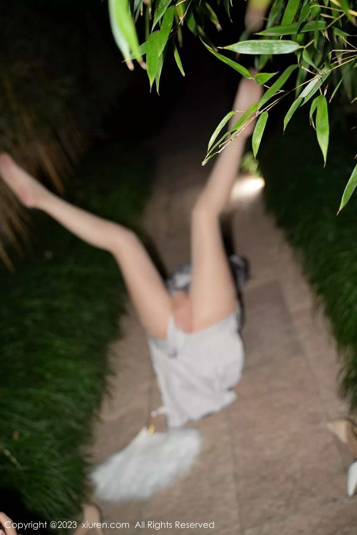 秀人集.com_[XiuRen秀人网]No.7744_女神Carol周妍希户外性感长旗袍露白色内衣秀完美身材诱惑写真77P