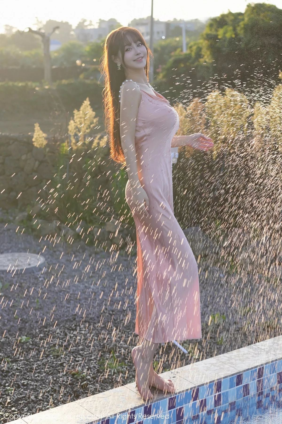 秀人集.com_[XiuRen秀人网]No.7747_女神朱可儿Flora性感吊带长裙+粉色情趣服饰秀丰满身材诱惑写真70P