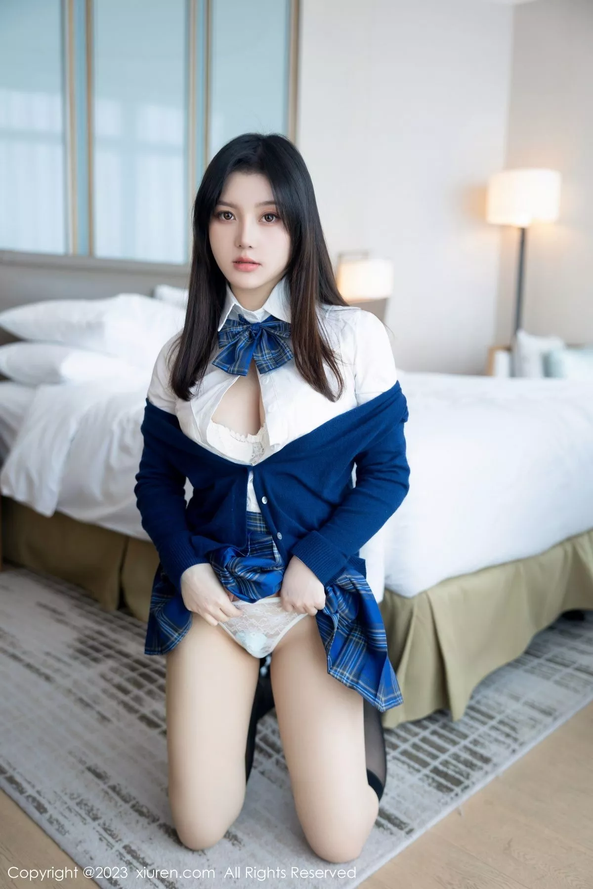 秀人集.com_[XiuRen秀人网]No.7754_模特豆瓣酱性感蓝色上衣配蓝色格子短裙露白色蕾丝内衣诱惑写真92P