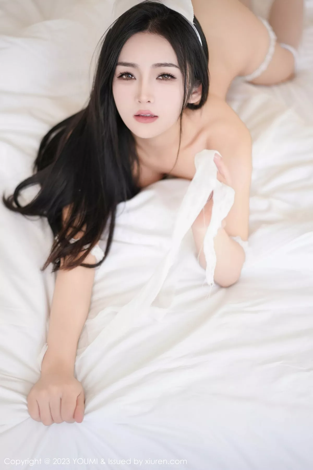 秀人集.com_[YouMi尤蜜荟]Vol.1009_模特谭小灵性感白色情趣护士服饰配白丝袜秀丰腴身段诱惑写真97P