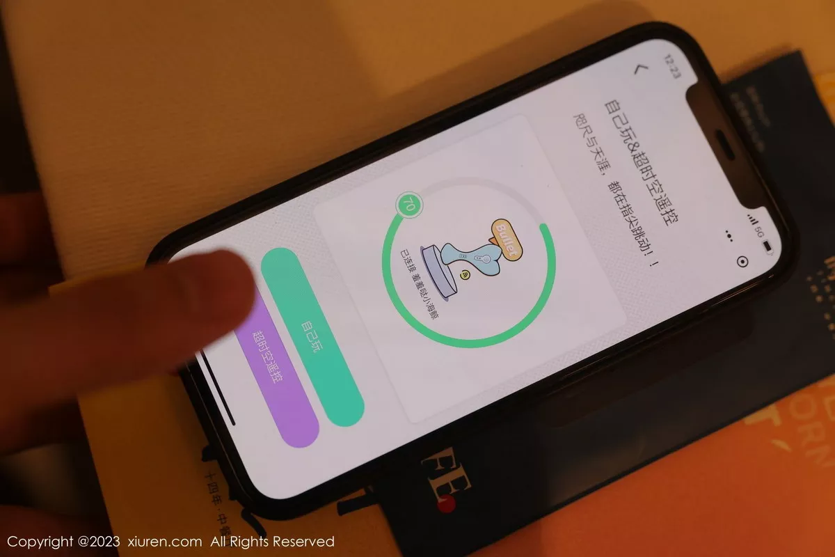 秀人集.com_[XiuRen秀人网]No.7754_模特豆瓣酱性感蓝色上衣配蓝色格子短裙露白色蕾丝内衣诱惑写真92P