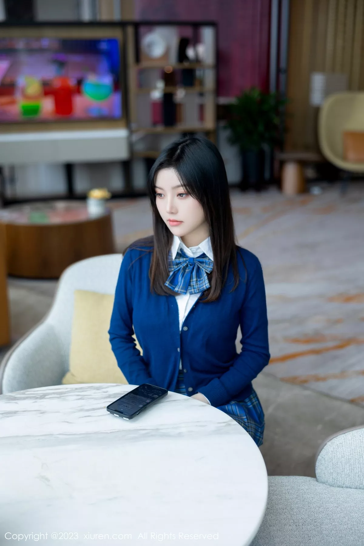 秀人集.com_[XiuRen秀人网]No.7754_模特豆瓣酱性感蓝色上衣配蓝色格子短裙露白色蕾丝内衣诱惑写真92P