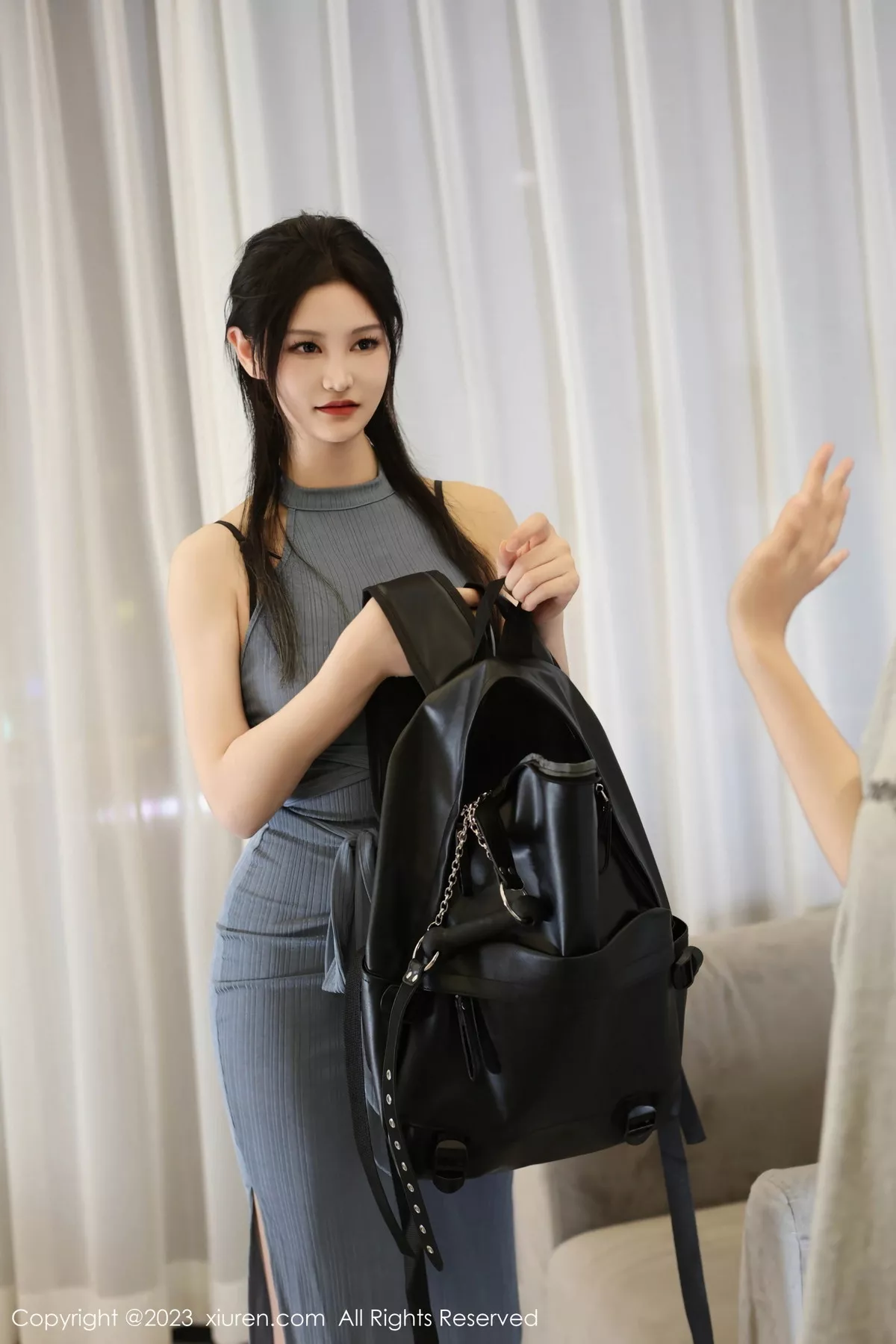 秀人集.com_[XiuRen秀人网]No.7762_模特大橘BBKira性感灰色连衣裙露黑色内衣秀丰腴美臀诱惑写真67P