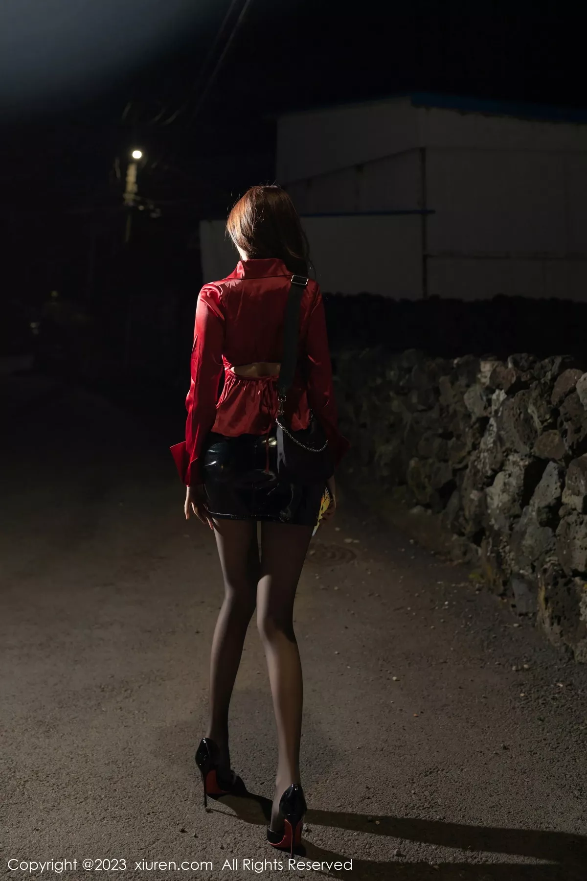 秀人集.com_[XiuRen秀人网]No.7778_模特陆萱萱性感黑色蕾丝内衣配超薄灰丝秀柔美多姿身段诱惑写真80P