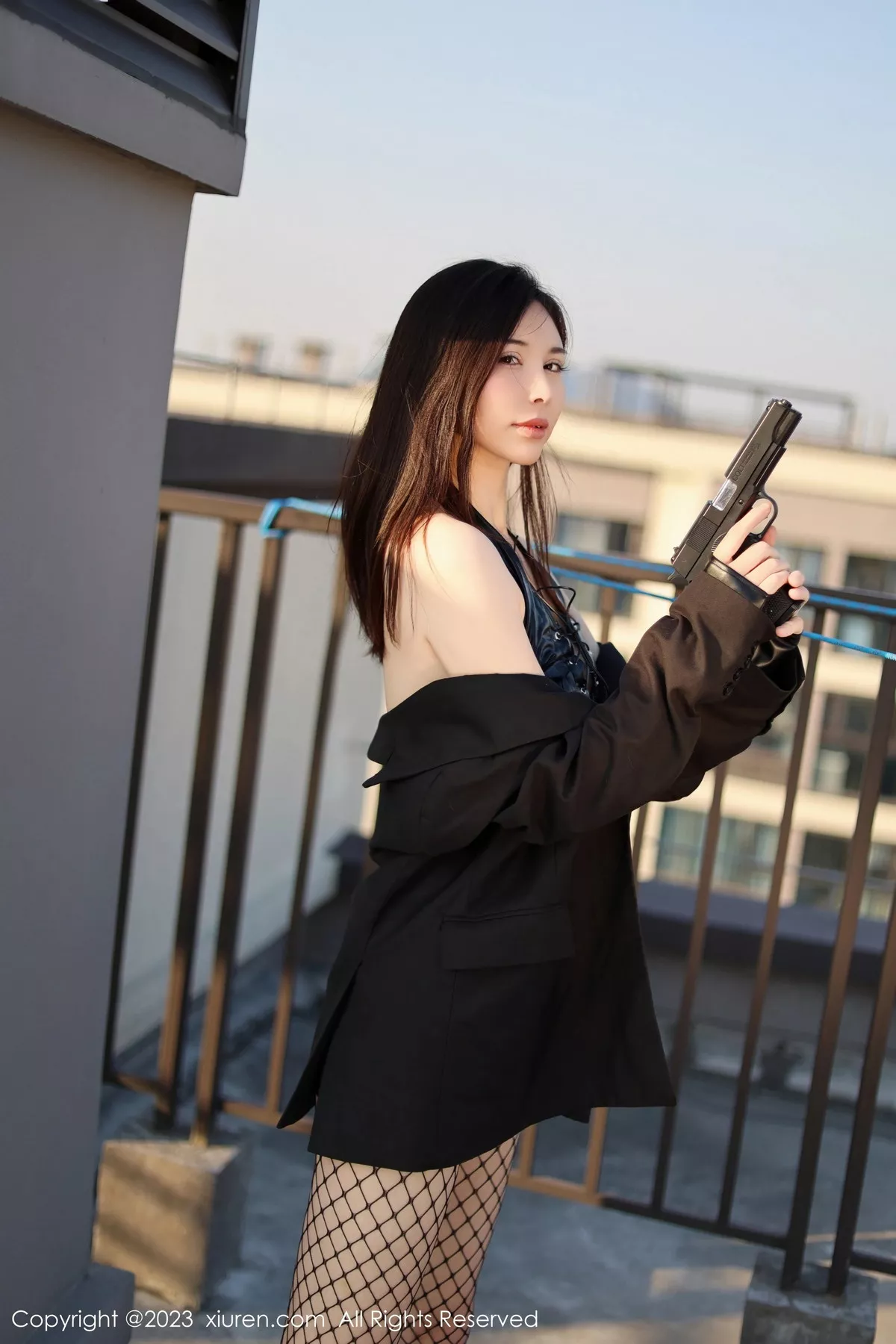 秀人集.com_[XiuRen秀人网]No.7772_模特曼柔户外性感黑丝服饰配黑色网格袜秀曼妙身姿撩人诱惑写真80P