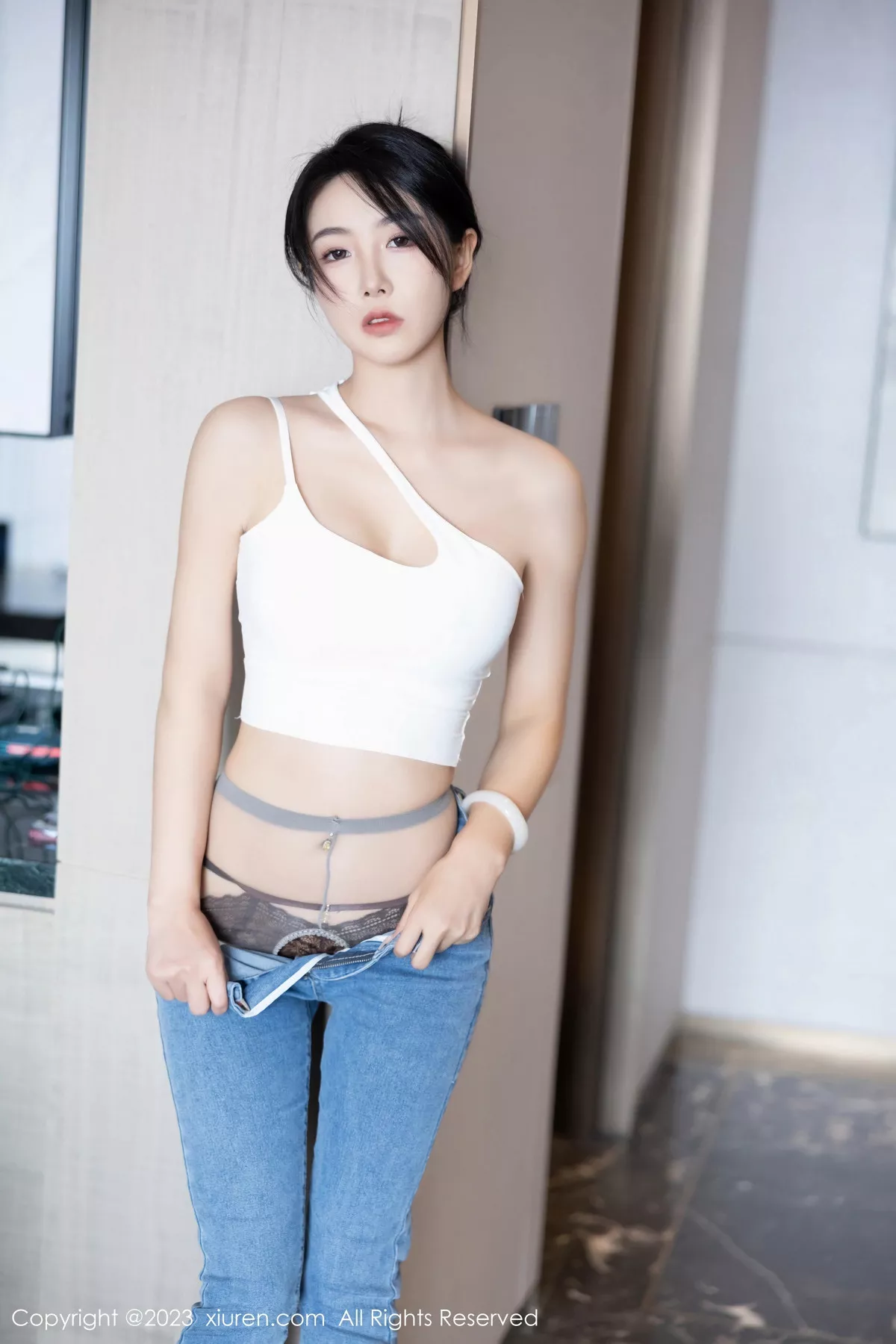 秀人集.com_[XiuRen秀人网]No.7781_女神苏苏阿性感白色上衣配简约牛仔裤秀曼妙绝美身姿诱惑写真95P