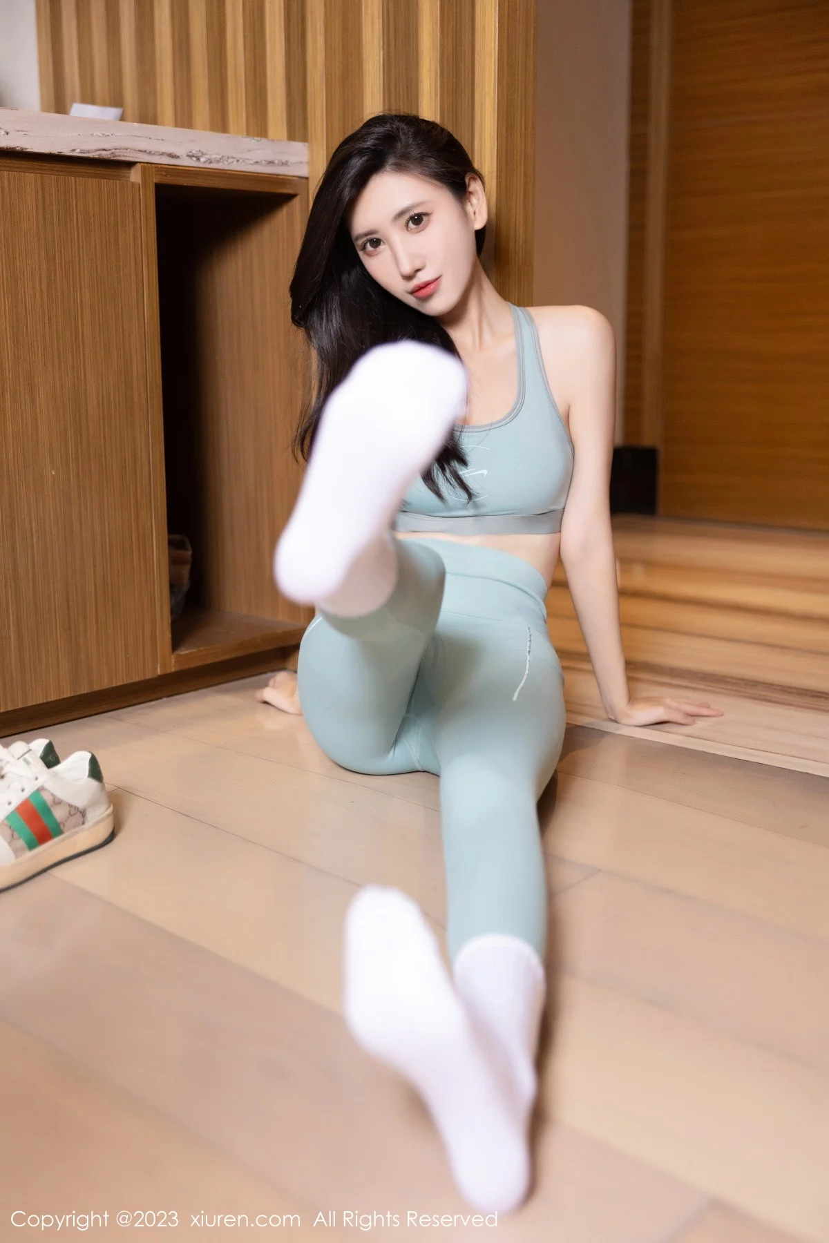 秀人集.com_[XiuRen秀人网]No.7810_模特章芃芃健身场所性感绿灰运动瑜伽服饰秀完美身材诱惑写真80P