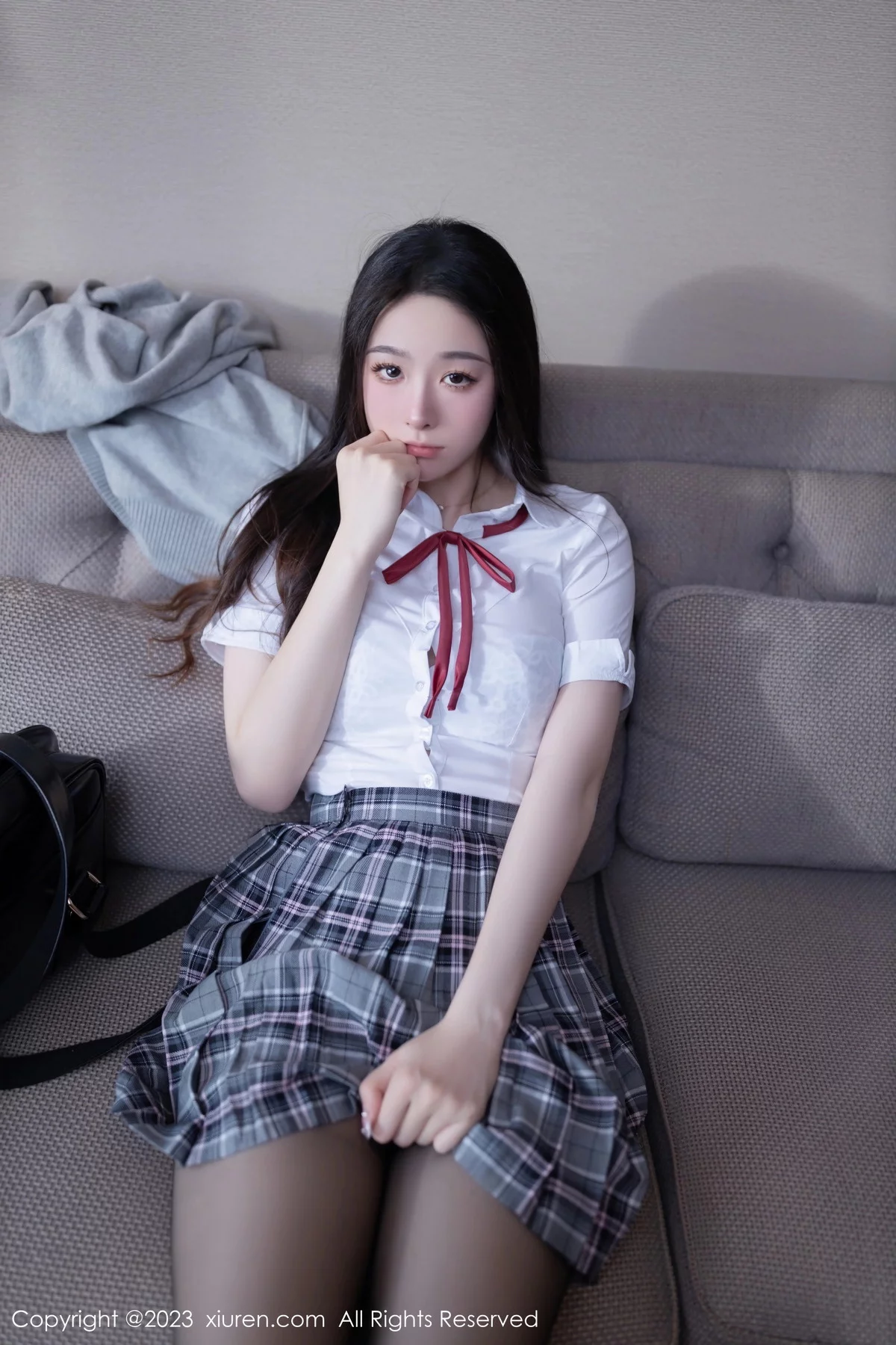 秀人集.com_[XiuRen秀人网]No.7809_模特小逗逗性感学妹制服露薄纱蕾丝情趣内衣秀曼妙身姿诱惑写真77P