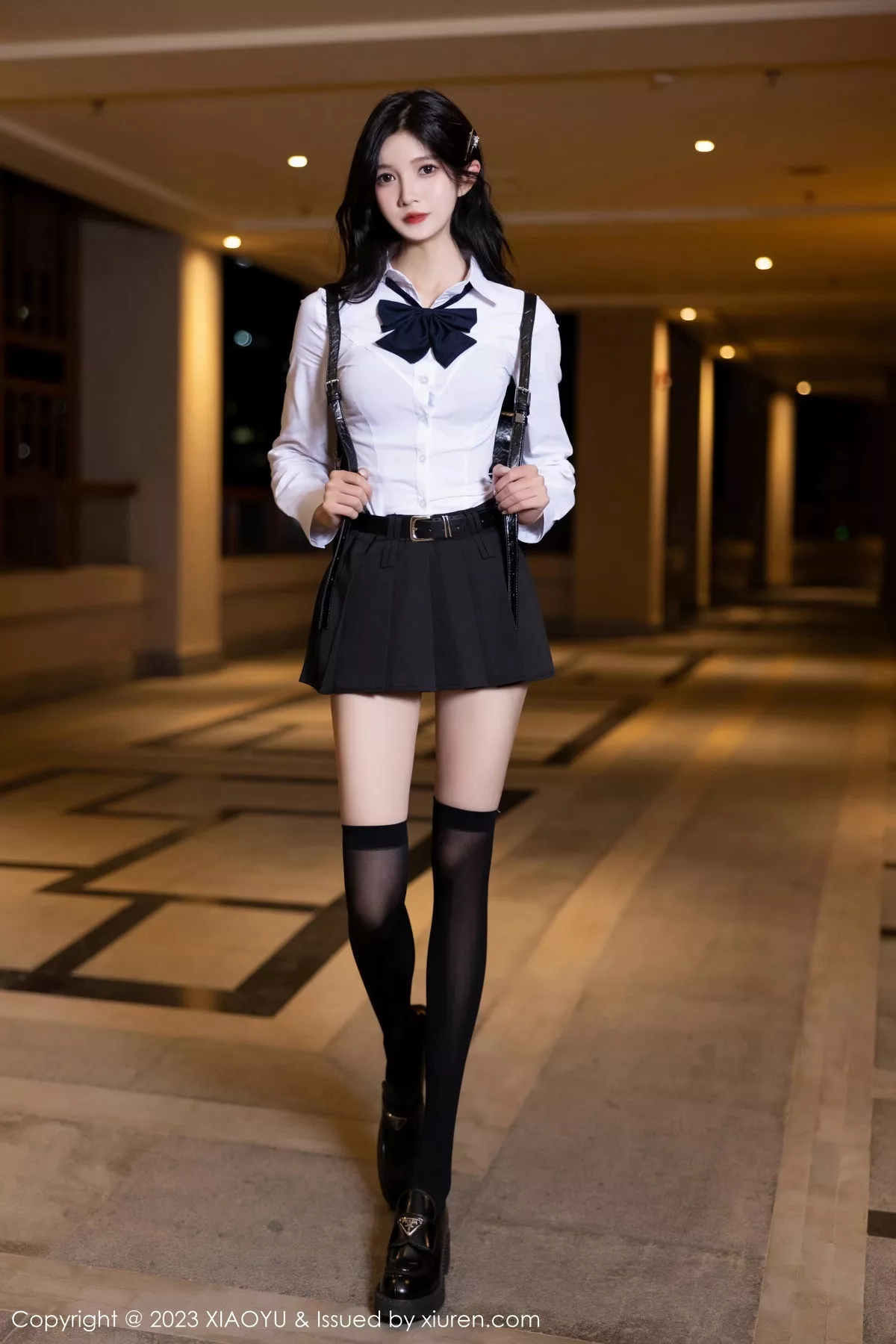 秀人集.com_[XiaoYu画语界]Vol.1150_模特程程程性感白T配黑短裙露黑色蕾丝内衣秀曼妙身姿诱惑写真85P