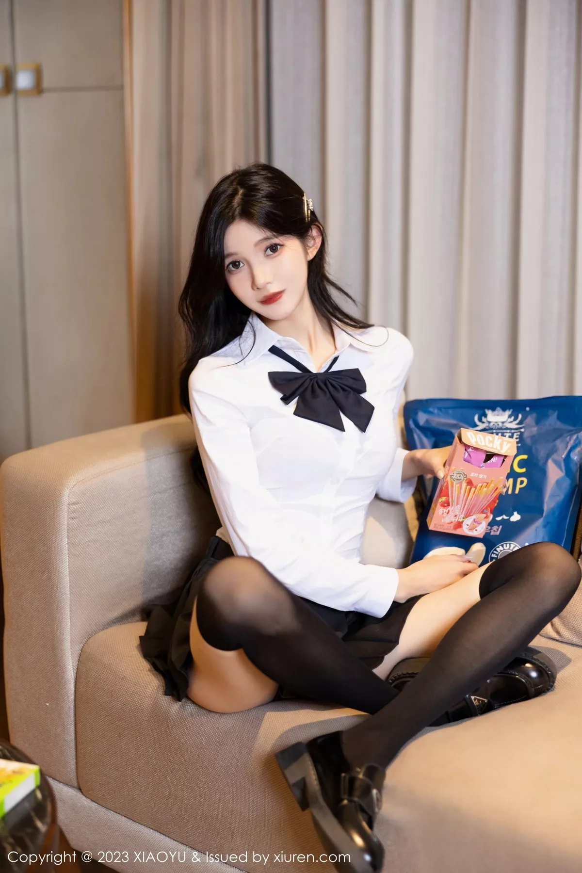 秀人集.com_[XiaoYu画语界]Vol.1150_模特程程程性感白T配黑短裙露黑色蕾丝内衣秀曼妙身姿诱惑写真85P