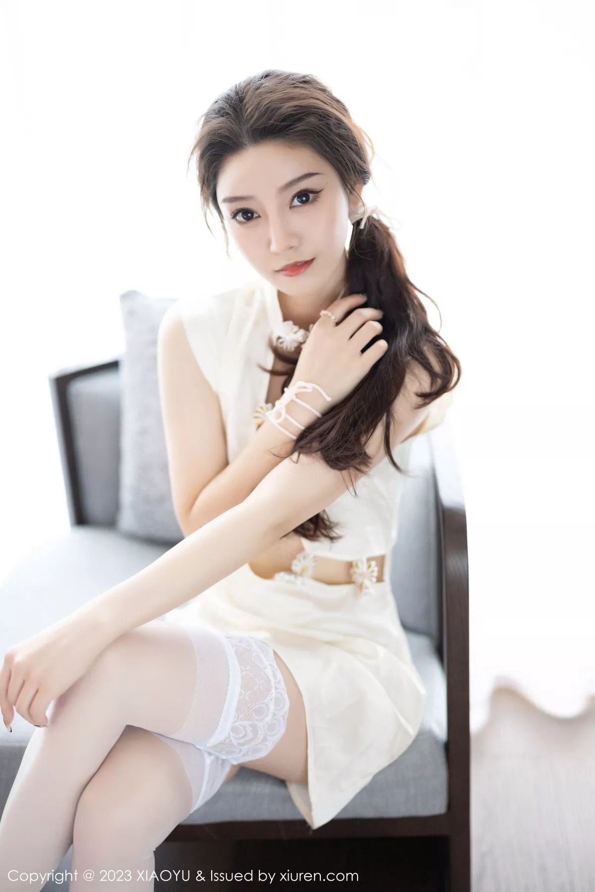 秀人集.com_[XiaoYu画语界]Vol.1152_模特苏曼兮性感米色服饰配白色丝袜+白色薄纱长裙迷人诱惑写真83P