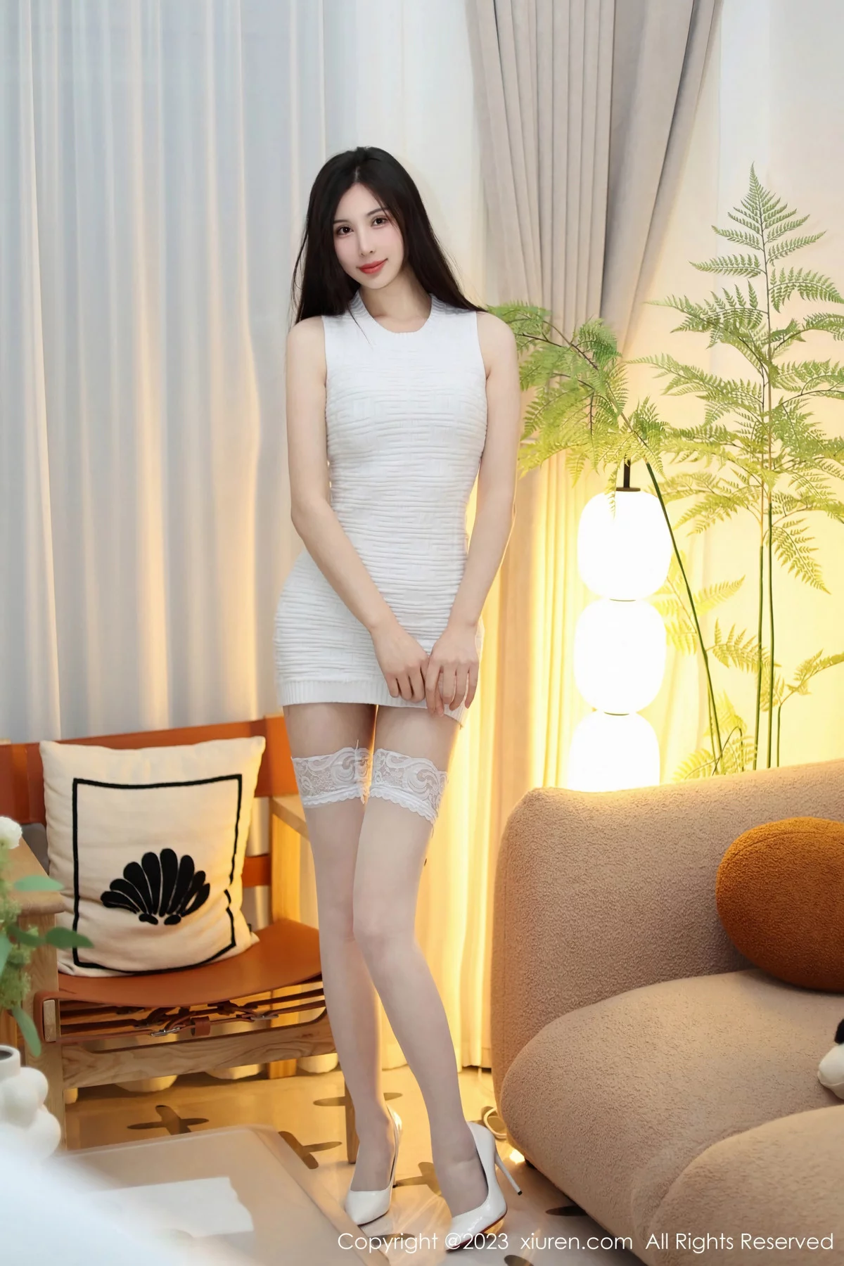 秀人集.com_[XiuRen秀人网]No.7880_模特曼柔白色连衣短裙配白丝袜露性感内衣秀曼妙身姿诱惑写真83P