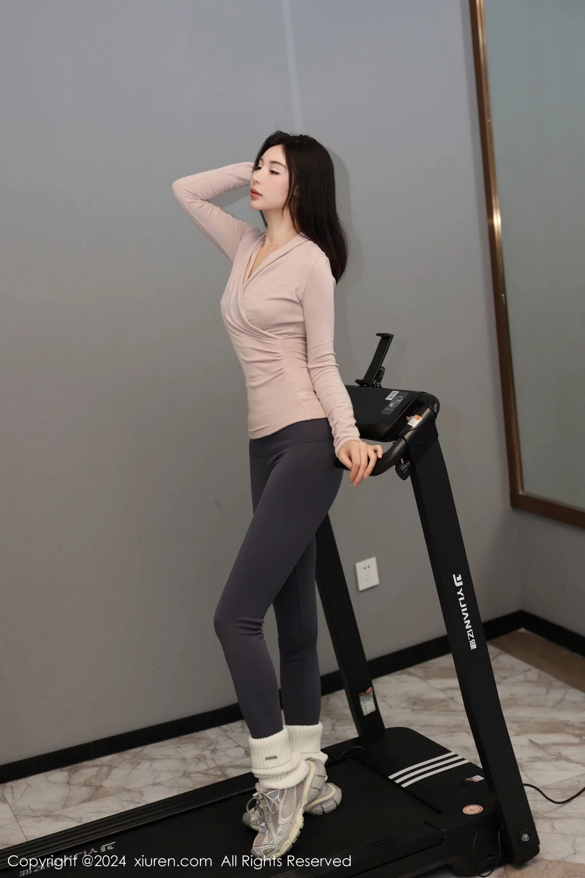 秀人集.com_[XiuRen秀人网]No.7909_模特曼柔性感运动服饰露粉色轻透蕾丝内衣秀曼妙身姿诱惑写真84P