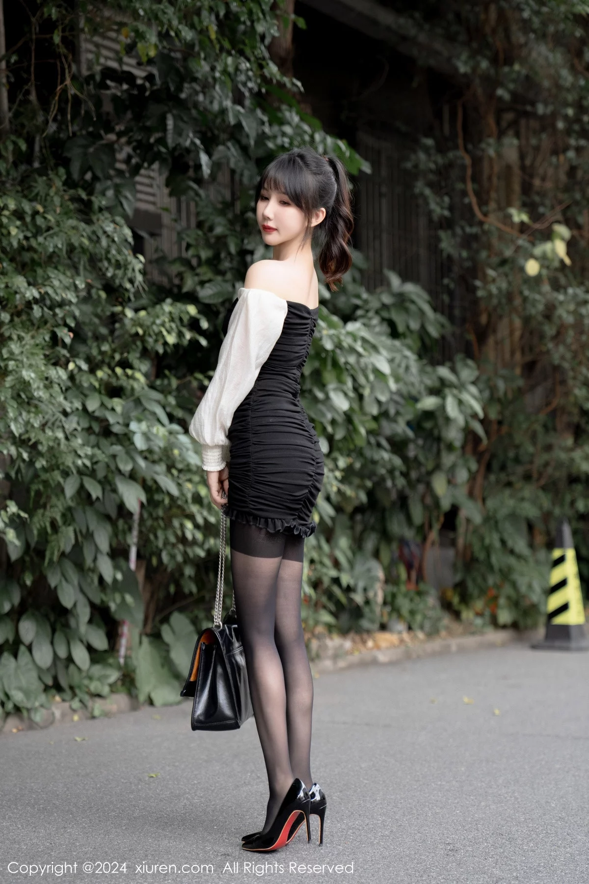 秀人集.com_[XiuRen秀人网]No.7930_模特波巧酱Al女友主题私房大尺度全果秀火辣身材遮点诱惑写真86P