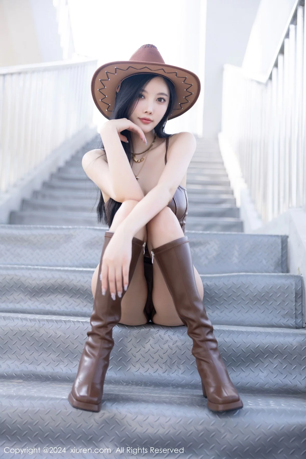 秀人集.com_[XiuRen秀人网]No.7934_女神杨晨晨Yome牛仔女郎装扮+黑色情趣内衣秀丰腴身材诱惑写真85P