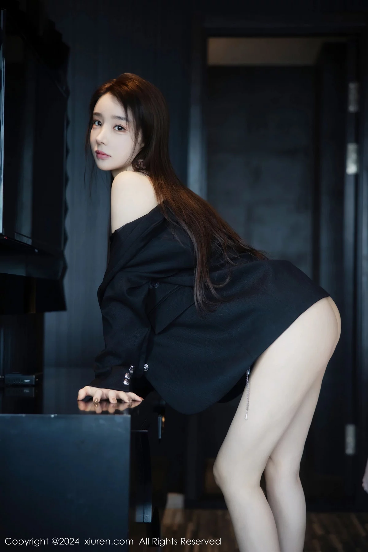 秀人集.com_[XiuRen秀人网]No.7939_模特雨儿baby深色外衣露性感链式情趣内衣秀丰腴身材诱惑写真66P