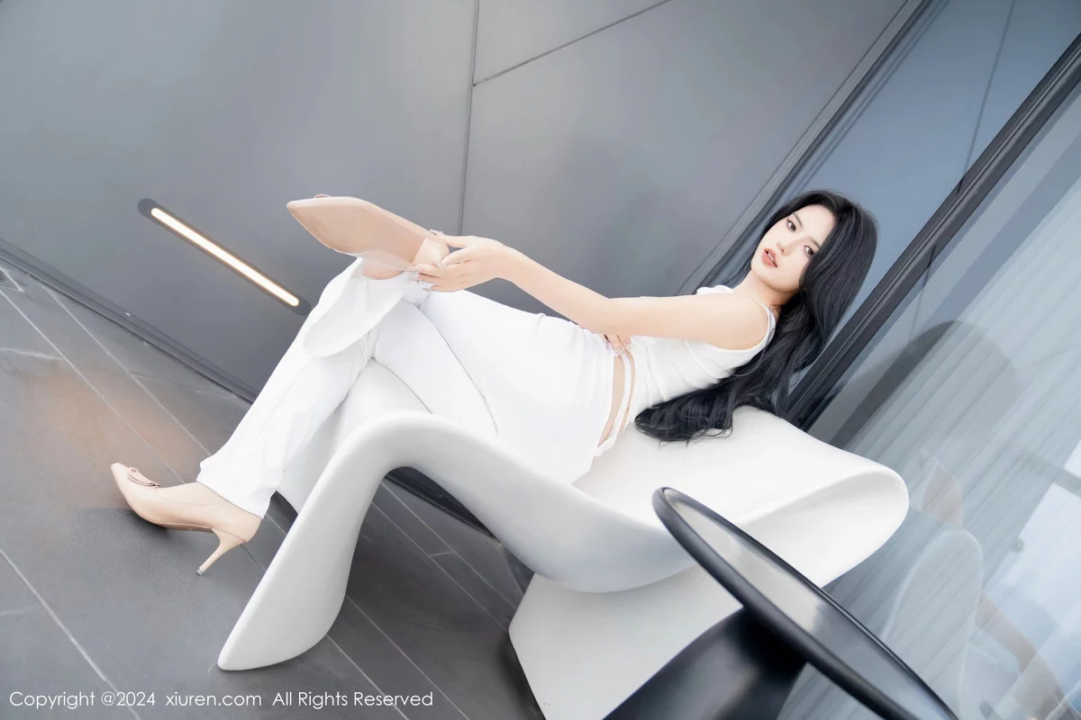 秀人集.com_[XiuRen秀人网]No.7937_模特浅浅Danny性感简约白色套装露白色内衣秀曼妙身姿诱惑写真82P