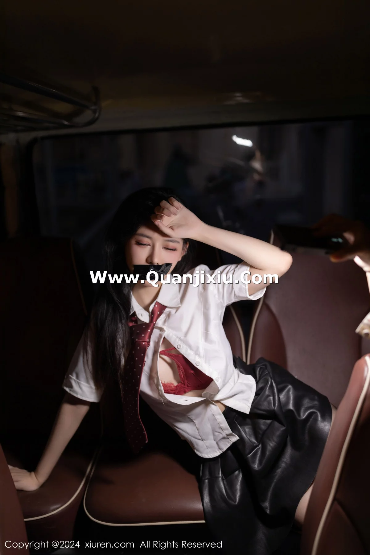 秀人集.com_[XiuRen秀人网]No.7957_模特幼幼性感学妹装扮红色蕾丝内衣配破烂黑丝秀美腿诱惑写真80P