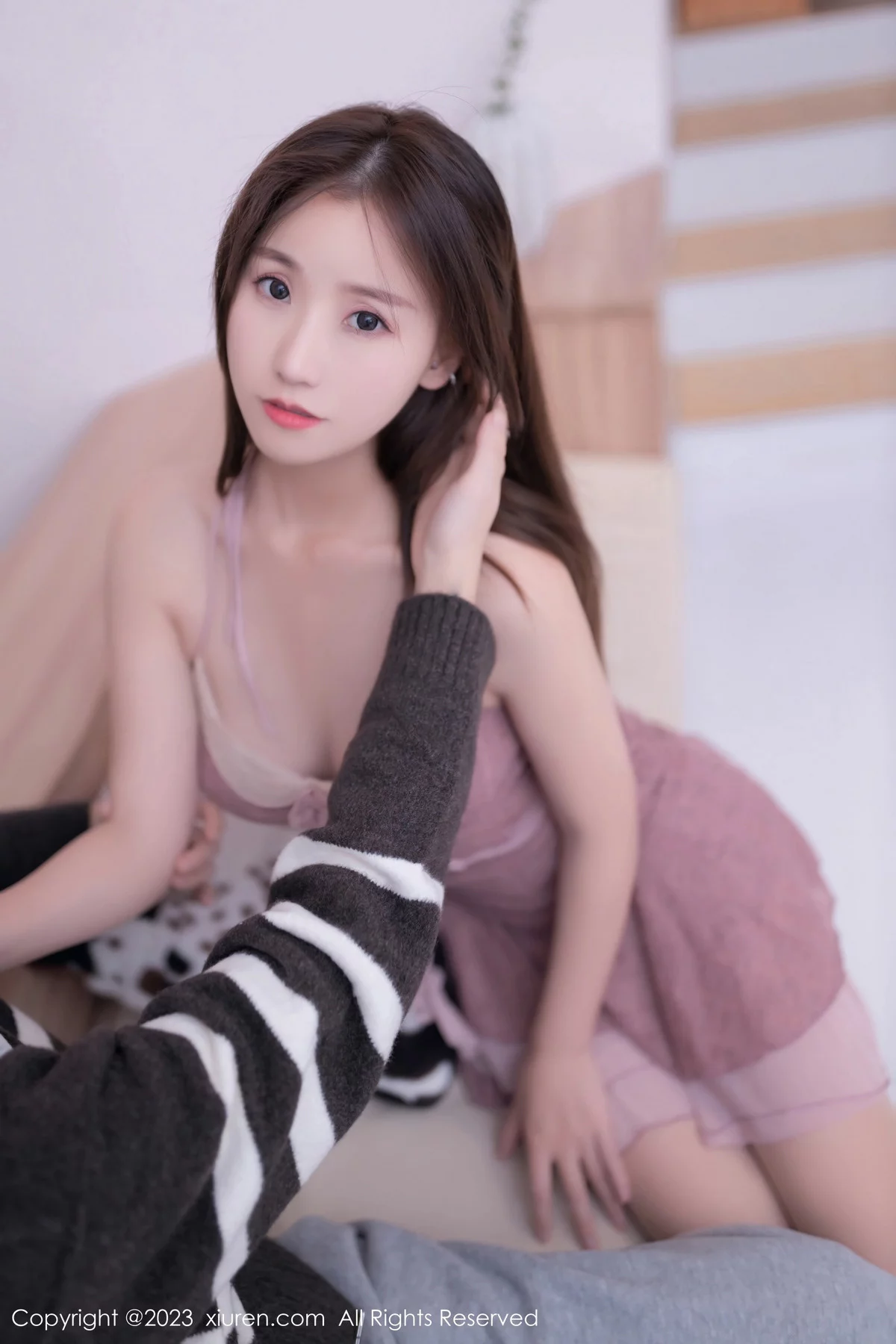 秀人集.com_[XiuRen秀人网]No.7838_模特杏子Yada性感粉灰睡裙配原色丝袜秀曼妙身姿迷人诱惑写真78P