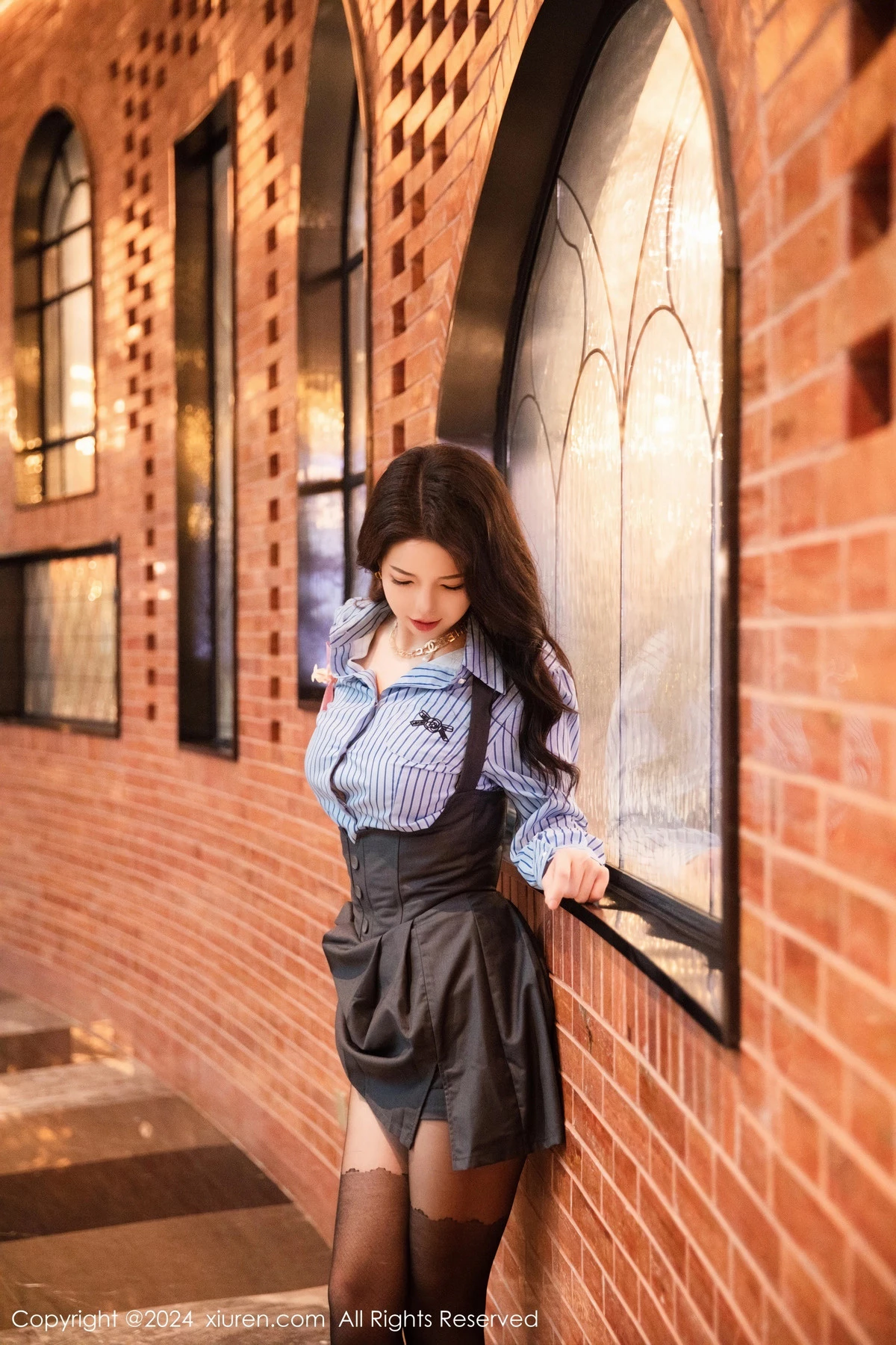 秀人集.com_[XiuRen秀人网]No.7979_模特大美妞儿半脱露性感白色内衣配超薄黑丝秀完美身材诱惑写真82P