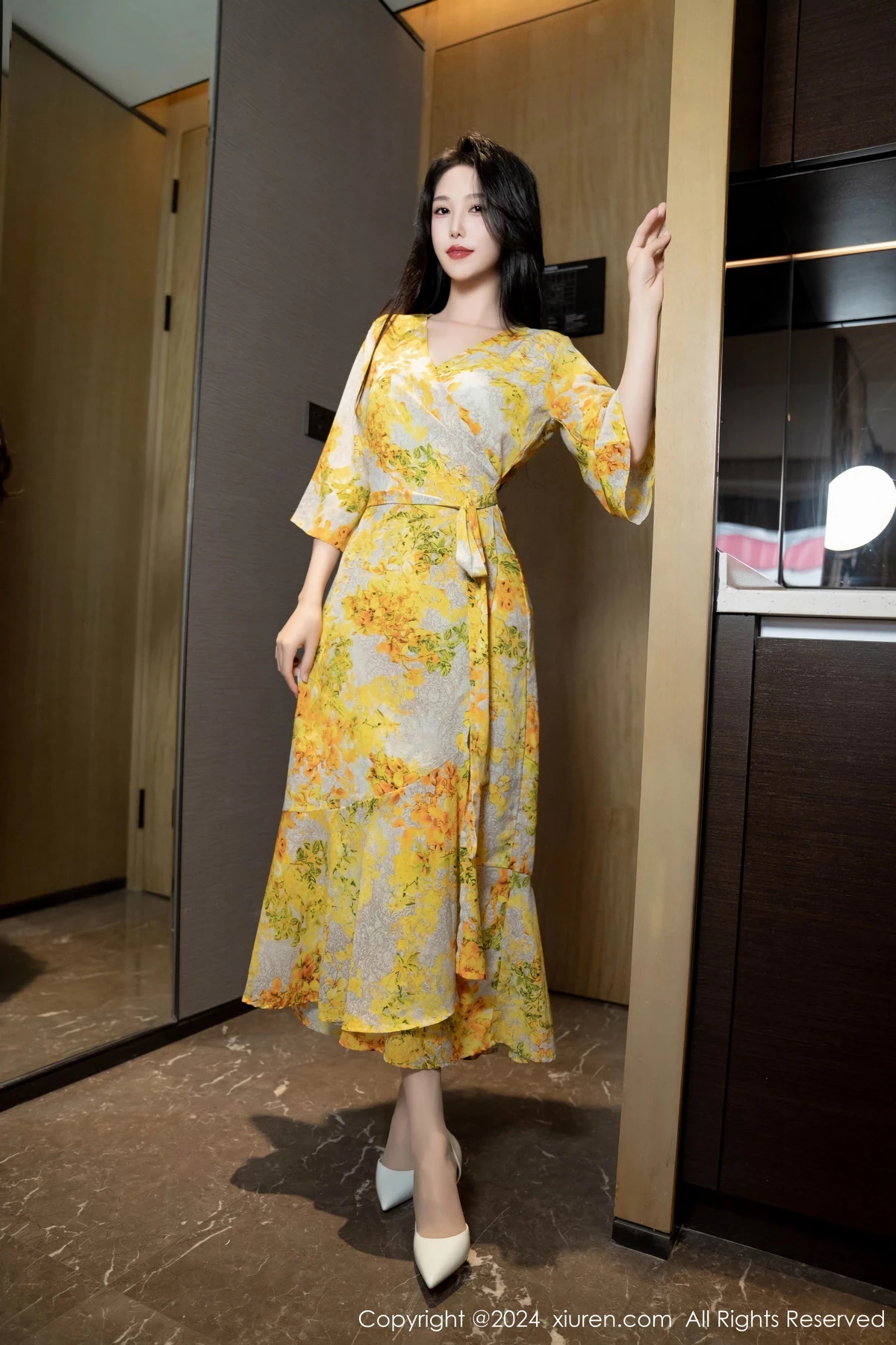 秀人集.com_[XiuRen秀人网]No.7981_模特利世情节拍摄性感黄色连衣裙露白色蕾丝内衣完美诱惑写真99P