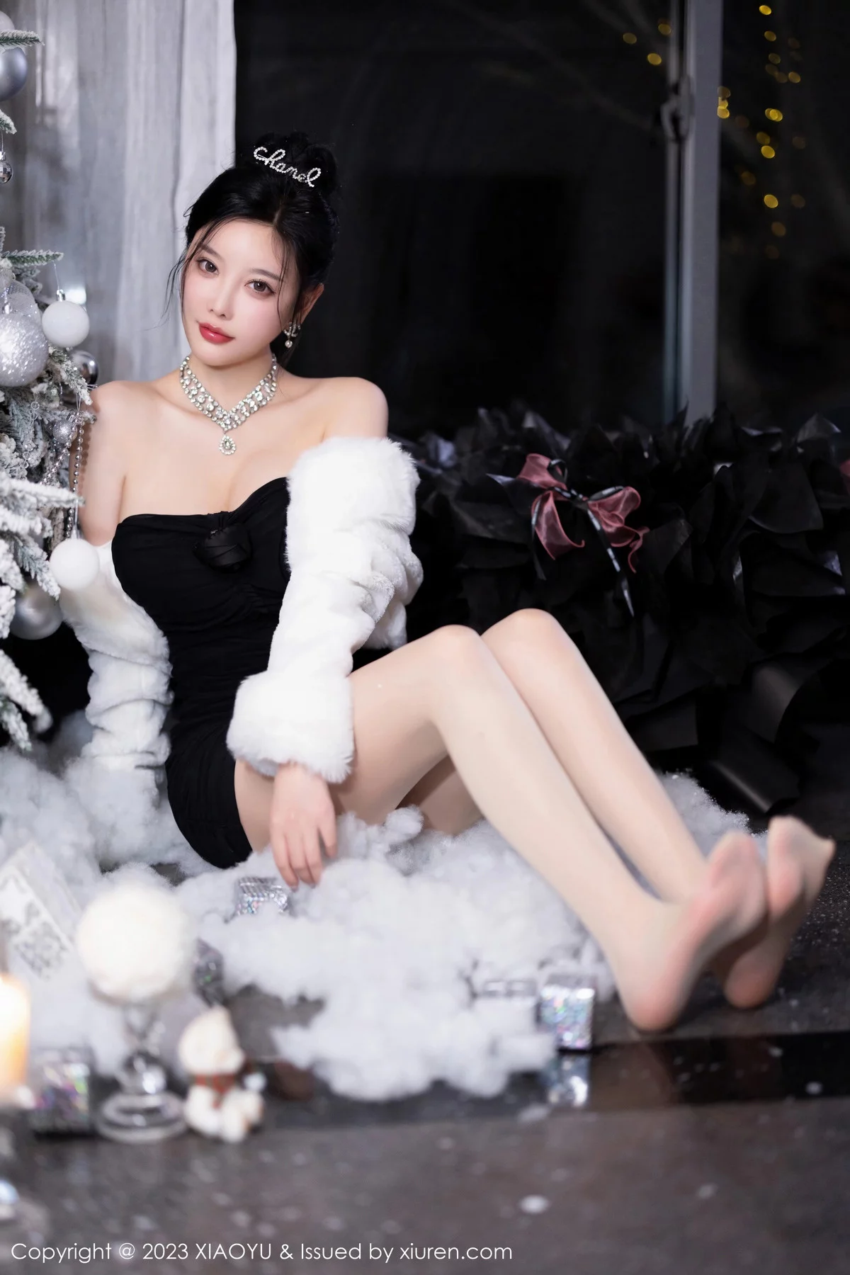 秀人集.com_[XiaoYu画语界]Vol.1170_女神杨晨晨Yome圣装主题性感情趣圣诞服饰秀惹火身材诱惑写真90P