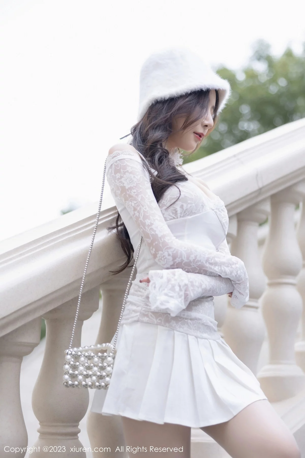 秀人集.com_[XiuRen秀人网]No.7863_女神王馨瑶yanni红色圣诞服饰+白色短裙套装秀完美身材诱惑写真91P