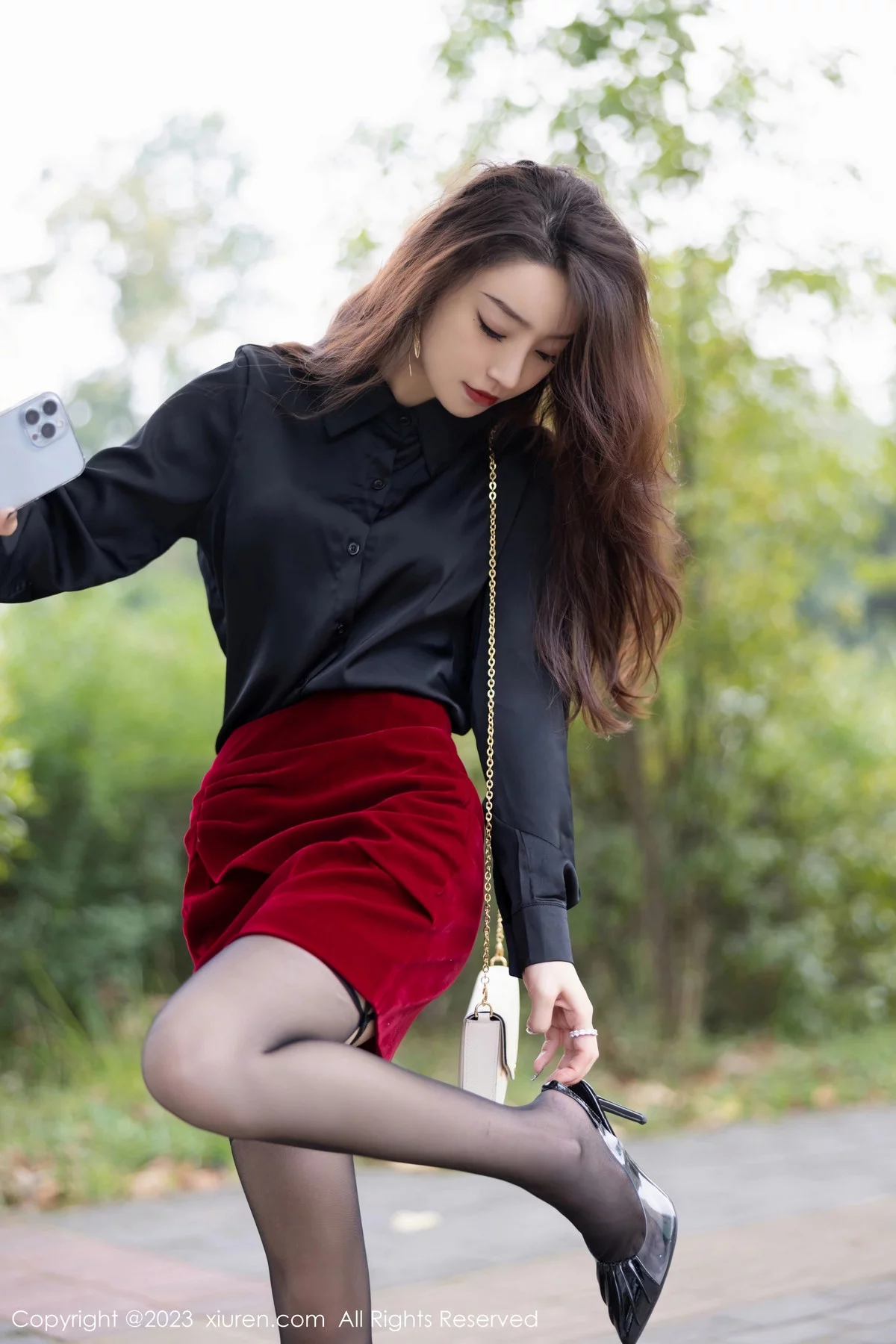 秀人集.com_[XiuRen秀人网]No.7867_模特苏曼兮黑色上衣露性感黑色内衣配黑丝吊袜秀翘臀诱惑写真83P