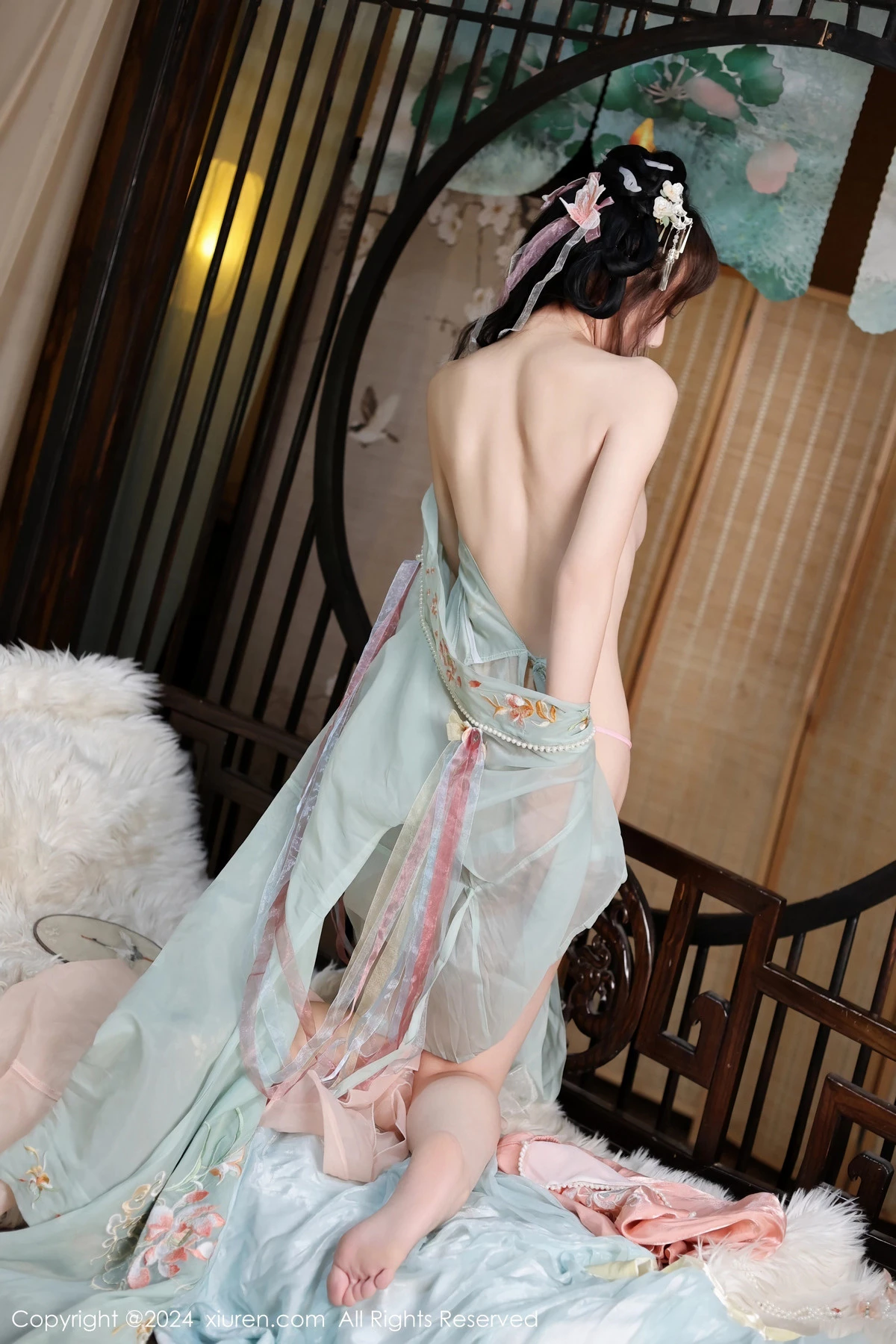 秀人集.com_[XiuRen秀人网]No.7989_模特金tiao性感浅色古装薄纱服饰半脱秀白嫩肌肤完美诱惑写真81P