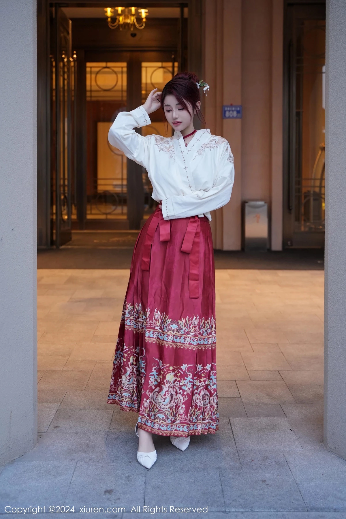 秀人集.com_[XiuRen秀人网]No.7985_模特美七Mia性感红色轻透古装服配黑丝吊袜秀惹火身材诱惑写真70P