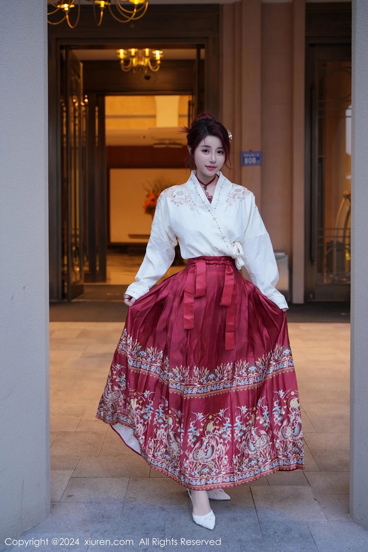 秀人集.com_[XiuRen秀人网]No.7985_模特美七Mia性感红色轻透古装服配黑丝吊袜秀惹火身材诱惑写真70P