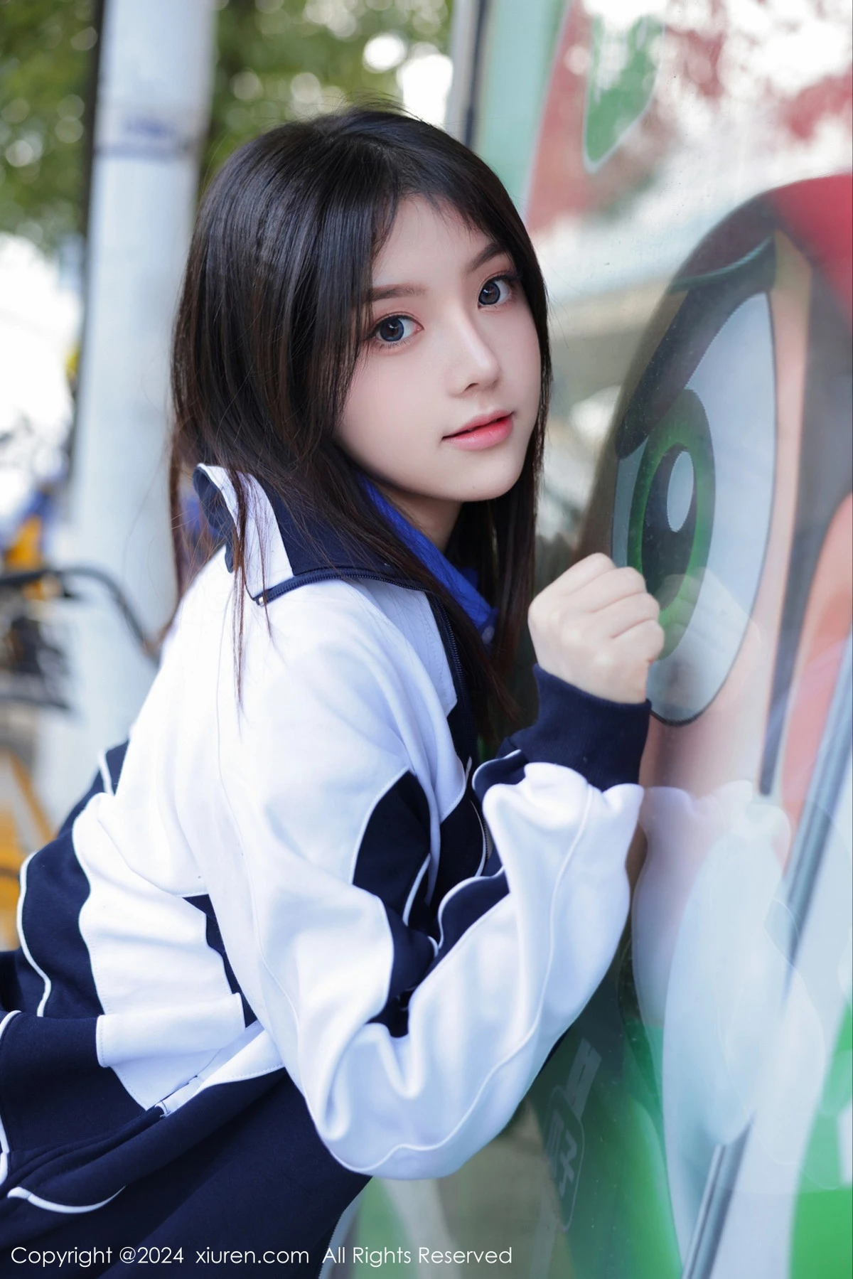 秀人集.com_[XiuRen秀人网]No.7994_模特豆瓣酱公交车场景学妹制服露开档黑丝秀丰腴身材诱惑写真84P