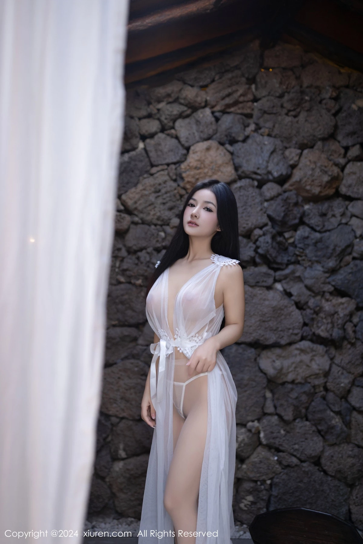 秀人集.com_[XiuRen秀人网]No.8038_模特谭小灵性感白色轻薄连衣短裙配超薄肉丝秀惹火身段诱惑写真80P