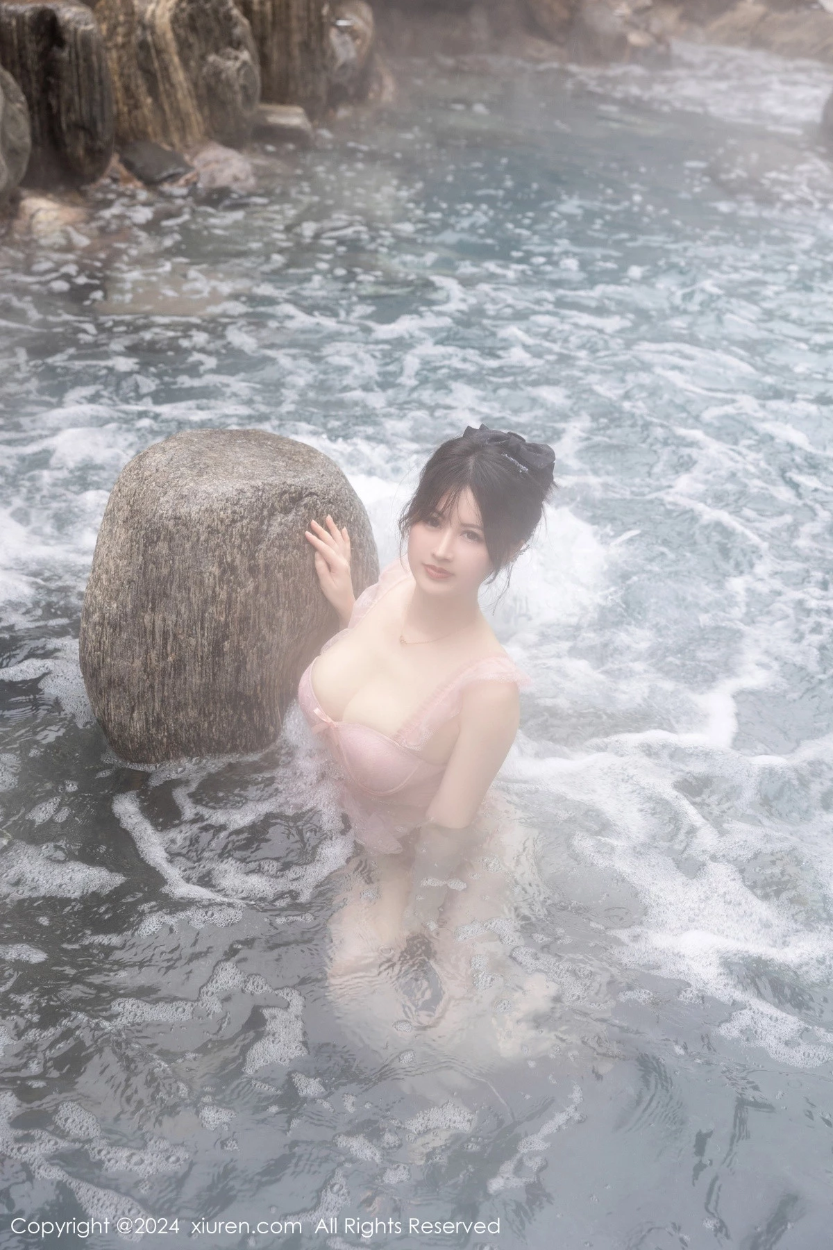 秀人集.com_[XiuRen秀人网]No.8039_模特诗诗kiki溪边场景+浴室性感粉色情趣短裙秀惹火身材诱惑写真84P