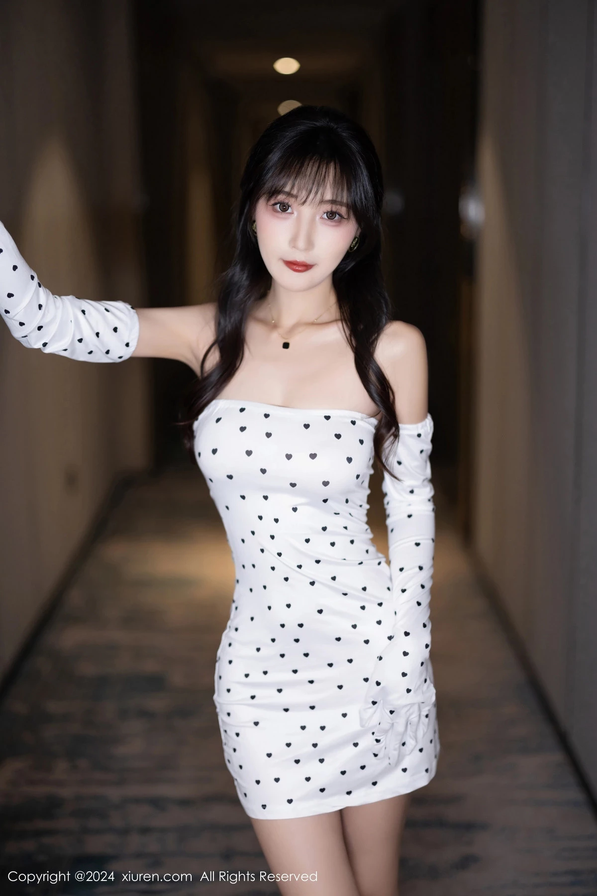 秀人集.com_[XiuRen秀人网]No.8045_模特林星阑白色图案连衣短裙+银白情趣内衣秀曼妙身姿诱惑写真101P