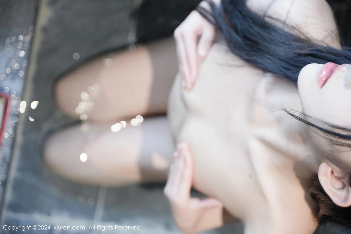 秀人集.com_[XiuRen秀人网]No.7996_新人模特伊雪儿户外性感深色花纹比基尼秀完美身材靓丽迷人写真58P