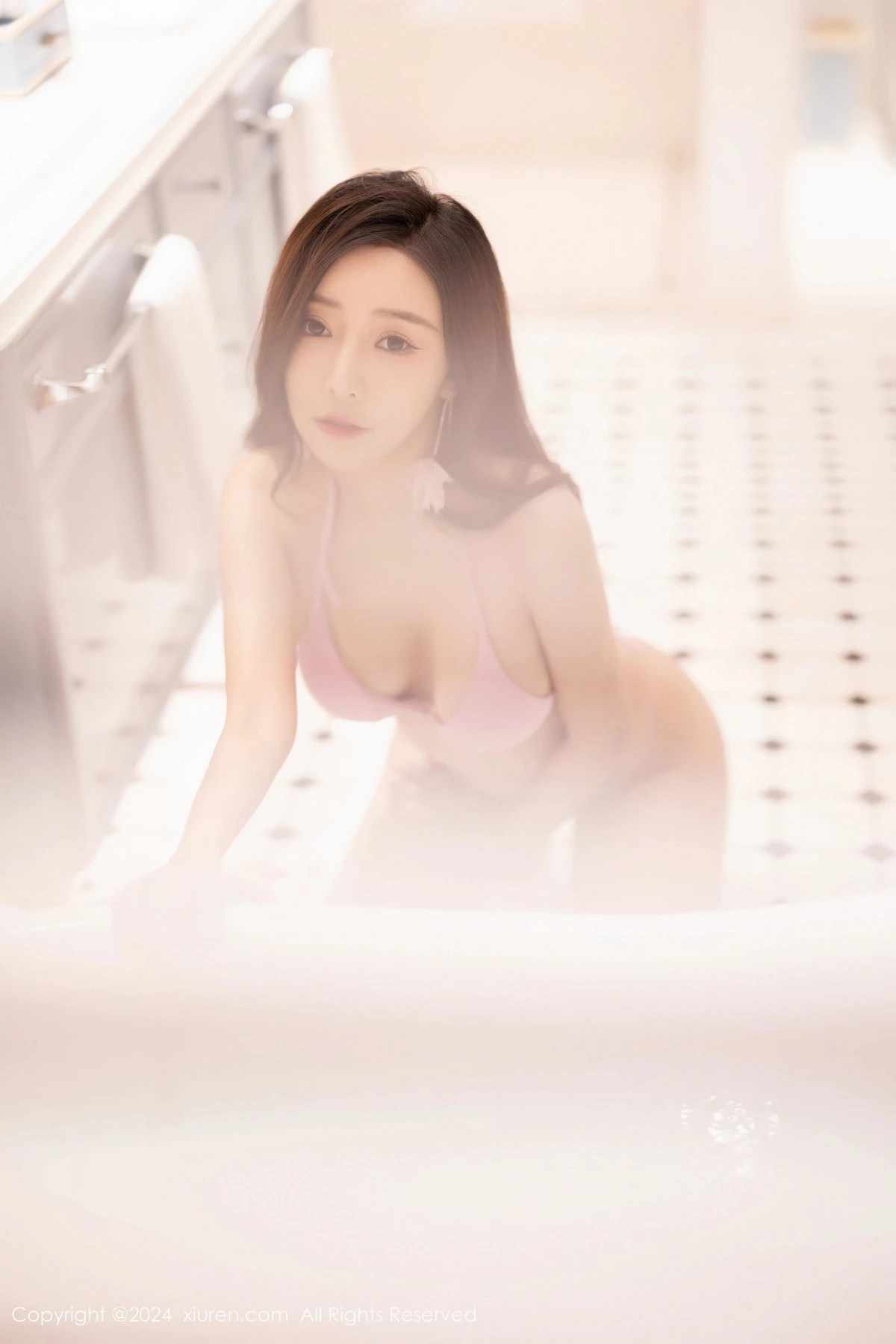 秀人集.com_[XiuRen秀人网]No.8055_女神王馨瑶yanni黑色轻透情趣服+粉色比基尼秀完美身材诱惑写真81P