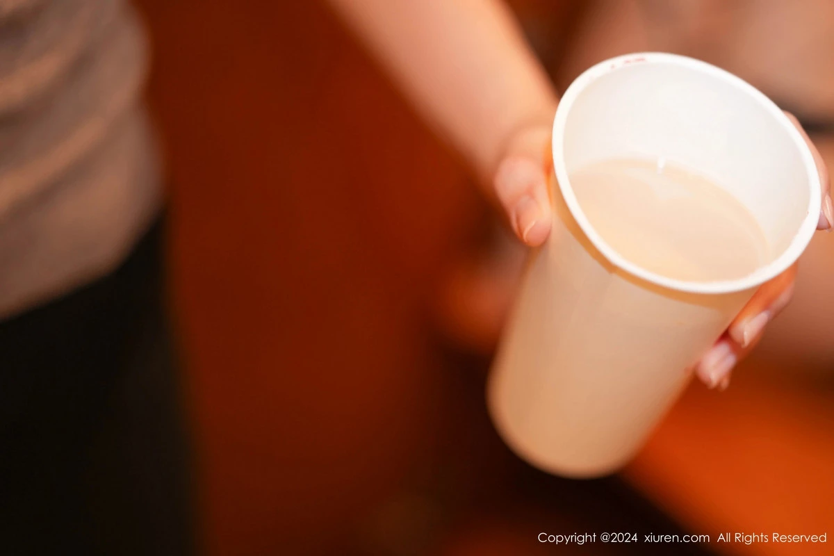 秀人集.com_[XiuRen秀人网]No.8054_模特谭小灵捆绑主题黑色胶带裹身配黑丝网袜秀惹火身材诱惑写真74P