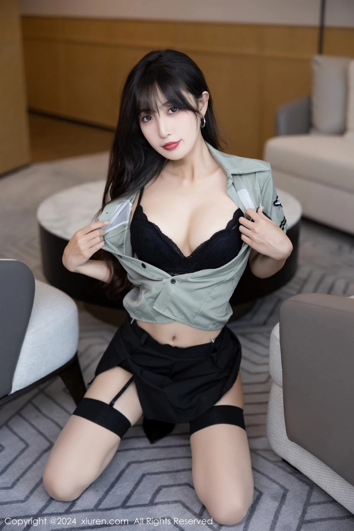 秀人集.com_[XiuRen秀人网]No.8064_模特林星阑性感制服露黑色内衣配黑丝吊袜秀曼妙身姿诱惑写真84P