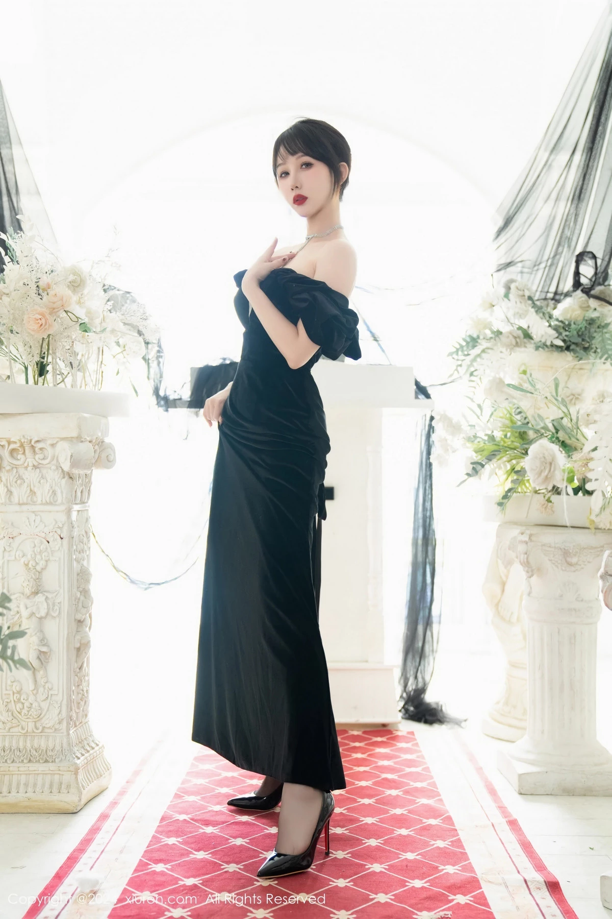 秀人集.com_[XiuRen秀人网]No.8070_模特波巧酱性感黑色长裙露黑色蕾丝内衣配超薄黑丝极致魅惑写真87P