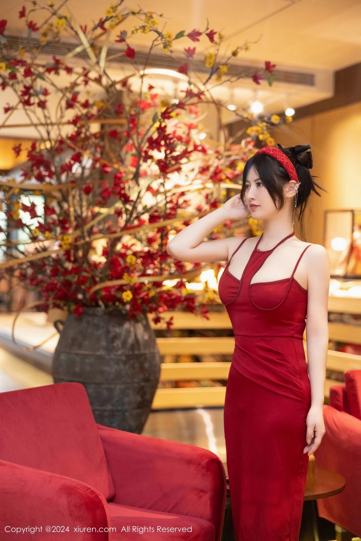 秀人集.com_[XiuRen秀人网]No.8078_模特诗诗kiki新年主题性感红色情趣短裙配黑丝吊袜迷人诱惑写真78P