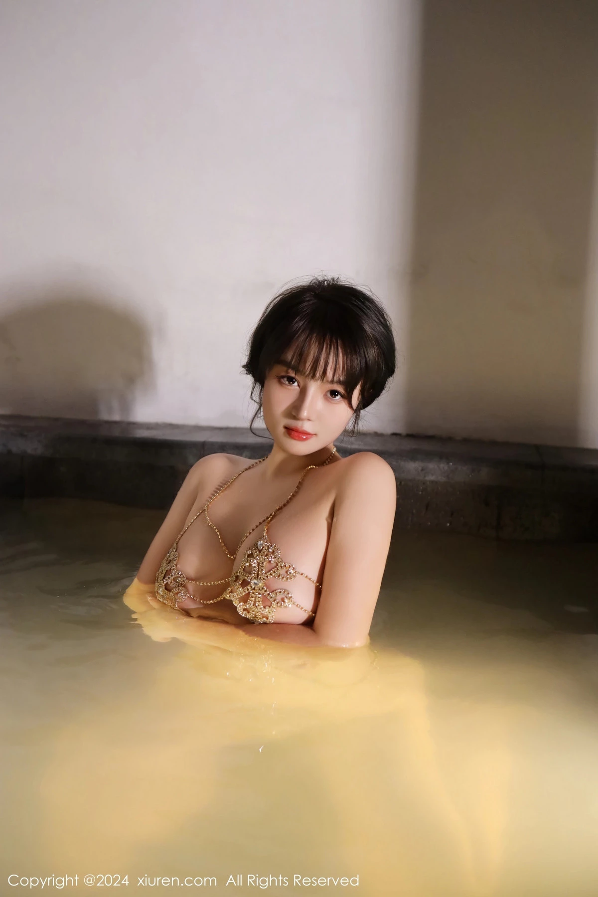 秀人集.com_[XiuRen秀人网]No.8075_模特沈思怡室内温泉性感链式情趣服饰秀惹火身材极致诱惑写真74P